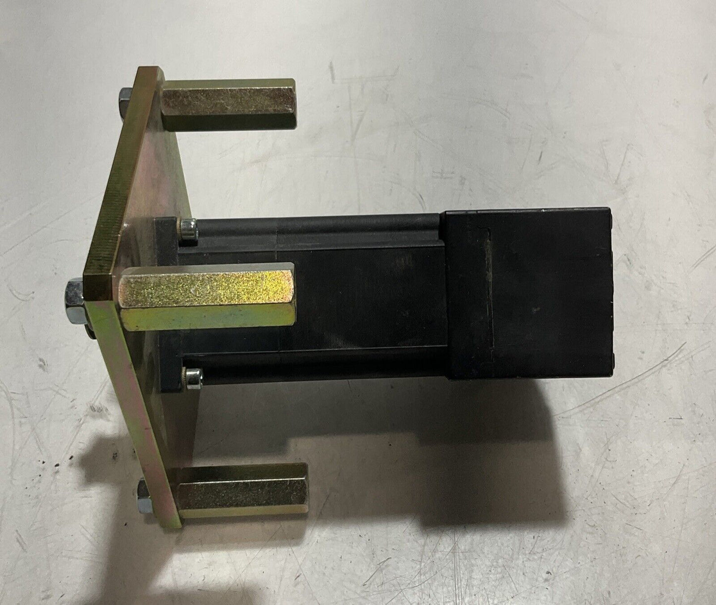 LENZE MCS06F41LRS0B0-B11N-ST5S00N-R28U SERVO MOTOR U3S