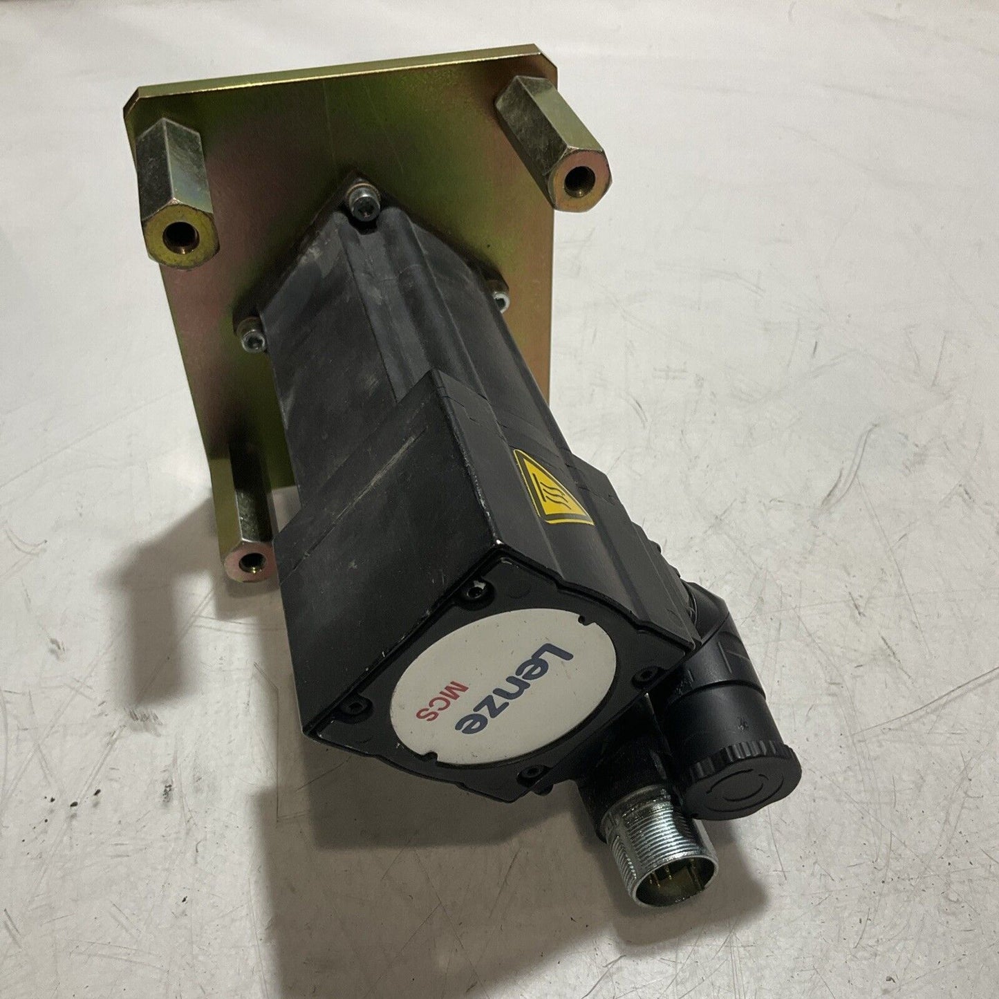 LENZE MCS06F41LRS0B0-B11N-ST5S00N-R28U SERVO MOTOR U3S