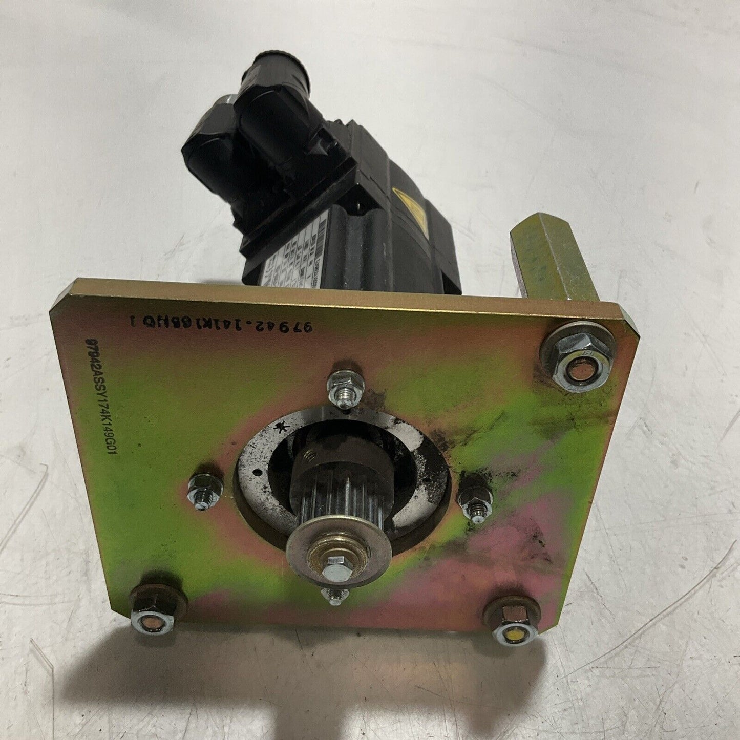 LENZE MCS06F41LRS0B0-B11N-ST5S00N-R28U SERVO MOTOR U3S