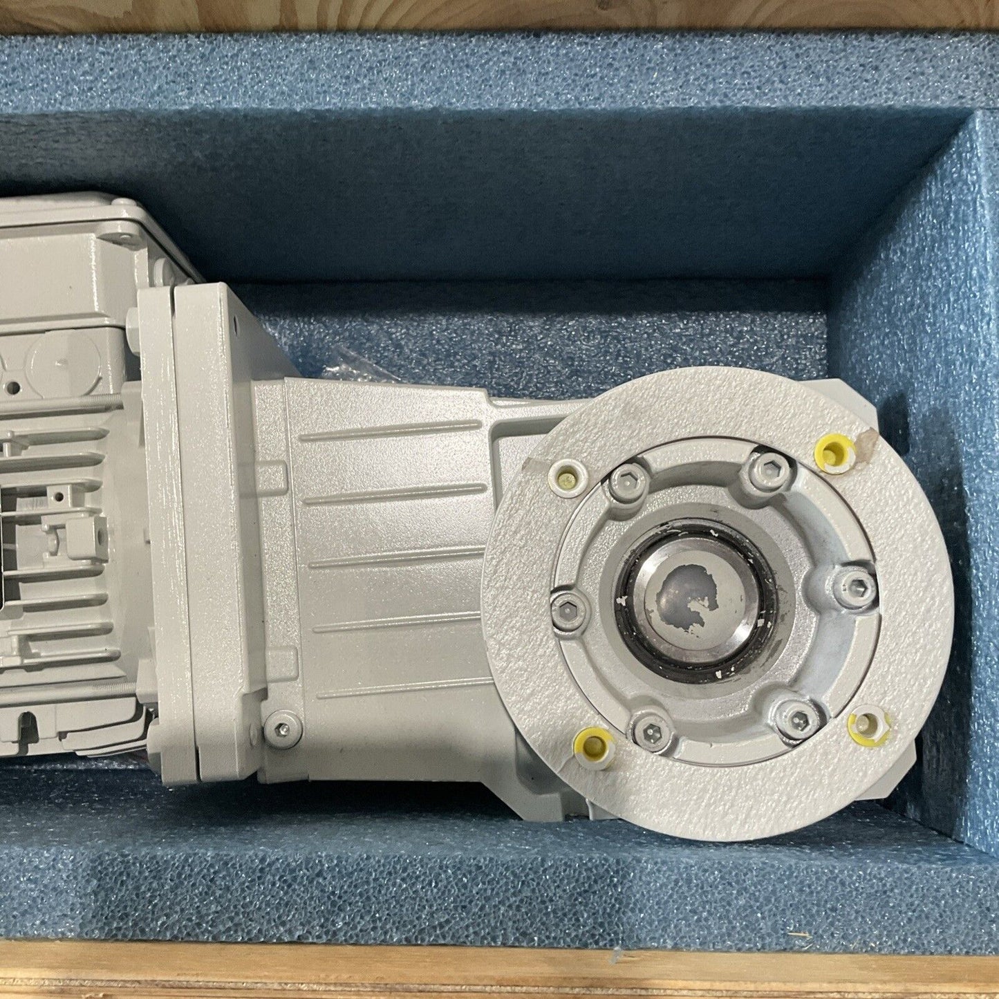 LENZE GKR05-2MHAK 090C32 GEARMOTOR U3S