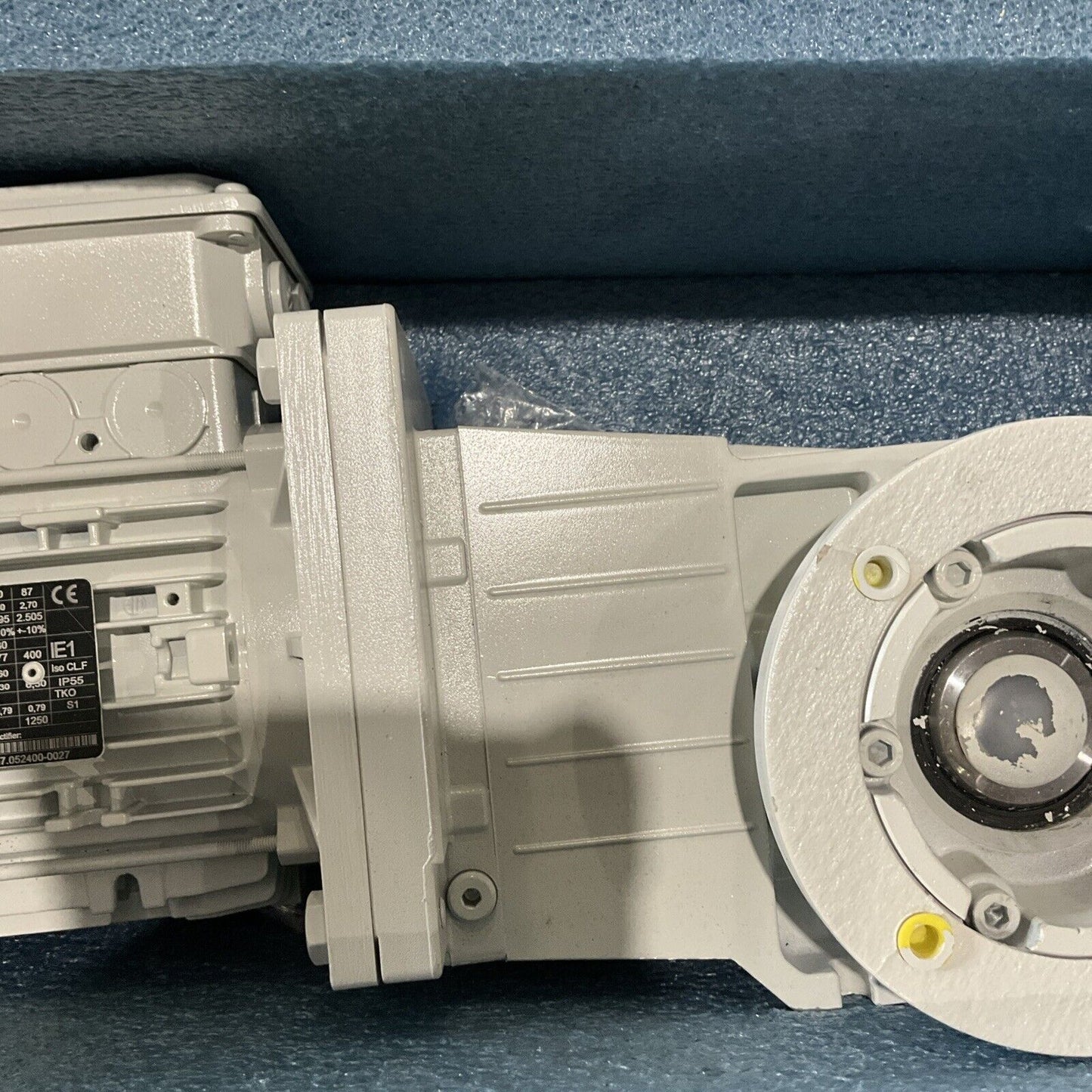 LENZE GKR05-2MHAK 090C32 GEARMOTOR U3S