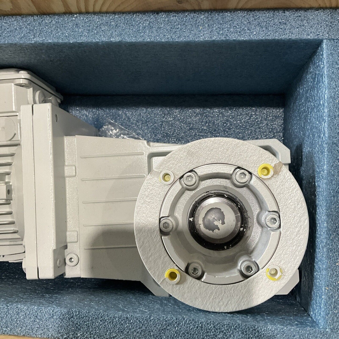 LENZE GKR05-2MHAK 090C32 GEARMOTOR U3S