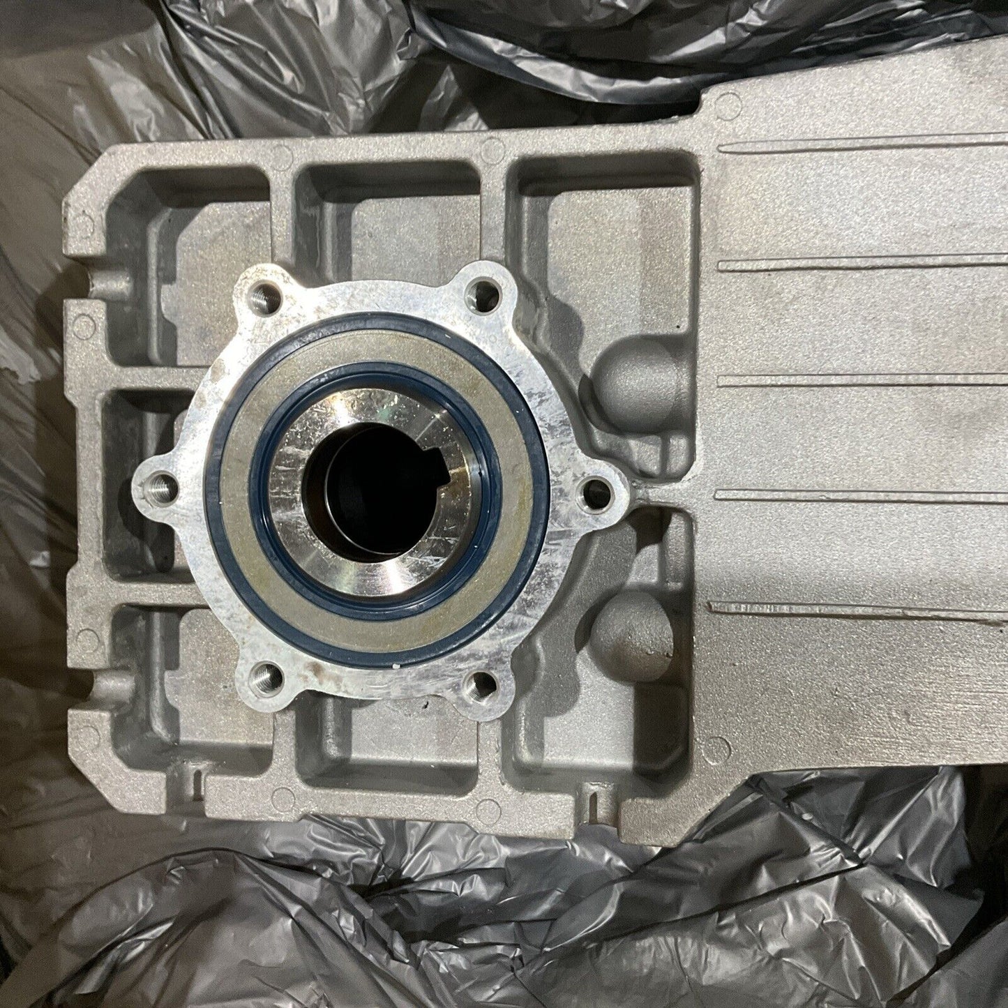 LENZE GKR05-2MHAR100C12 GEARMOTOR U3S