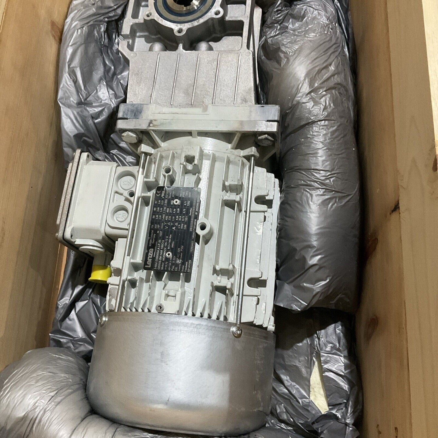 LENZE GKR05-2MHAR100C12 GEARMOTOR U3S