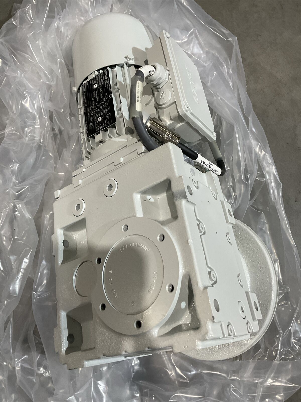 LENZE GKS05-3MVACK-071C42 GEARMOTOR U3S