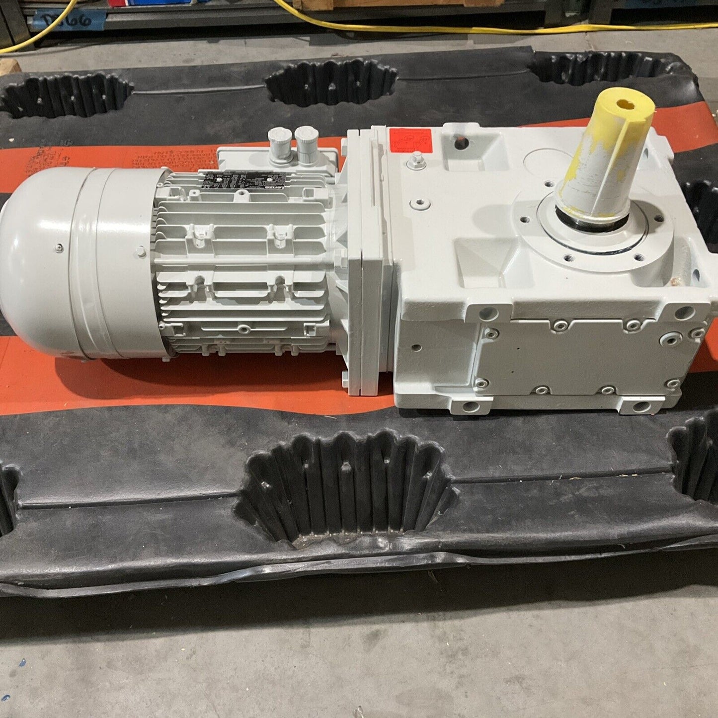 LENZE MDEMARS 112-22U GEARMOTOR U3S