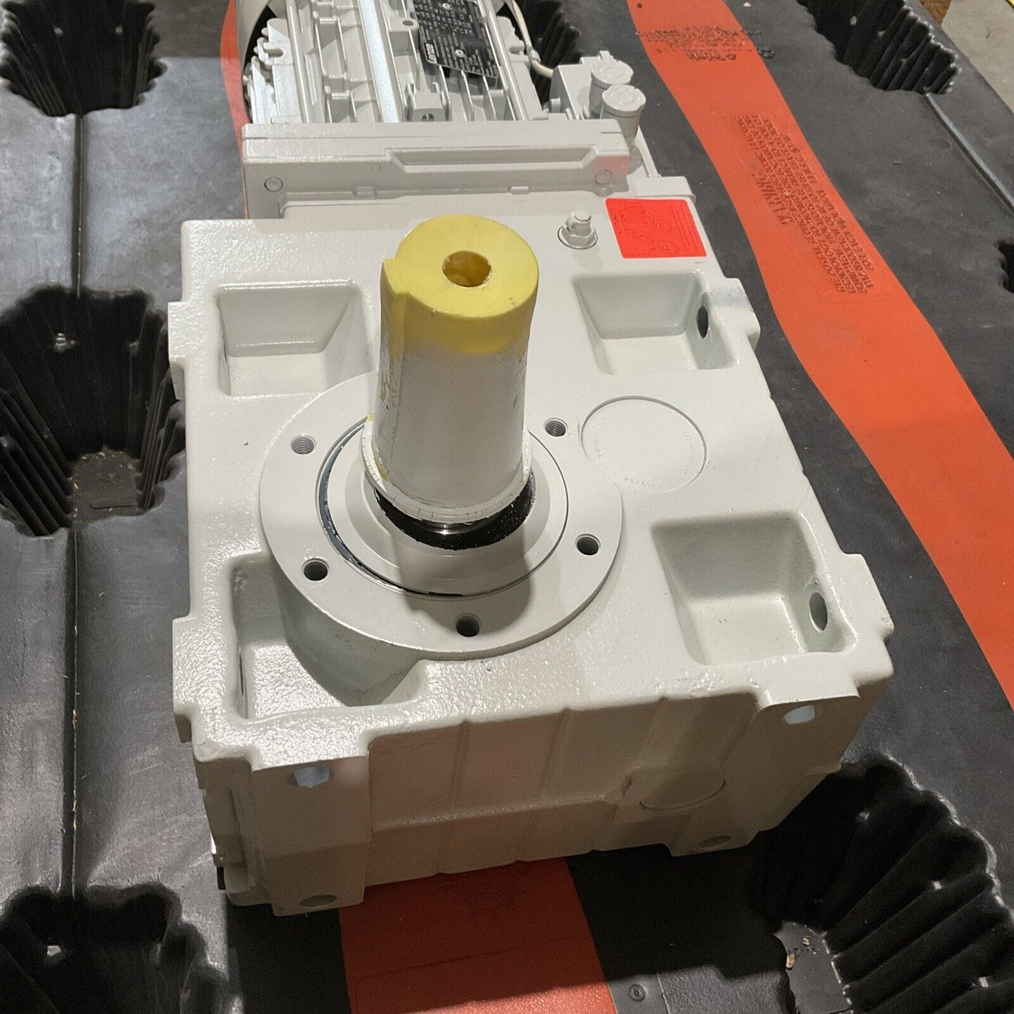 LENZE MDEMARS 112-22U GEARMOTOR U3S