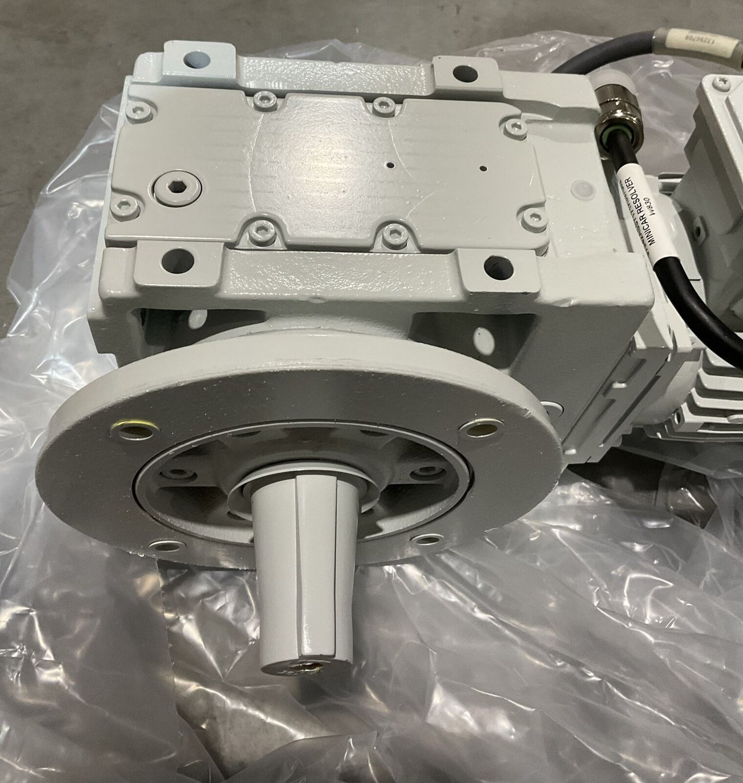 LENZE GKS05-3MVACK-071C42 GEARMOTOR U3S