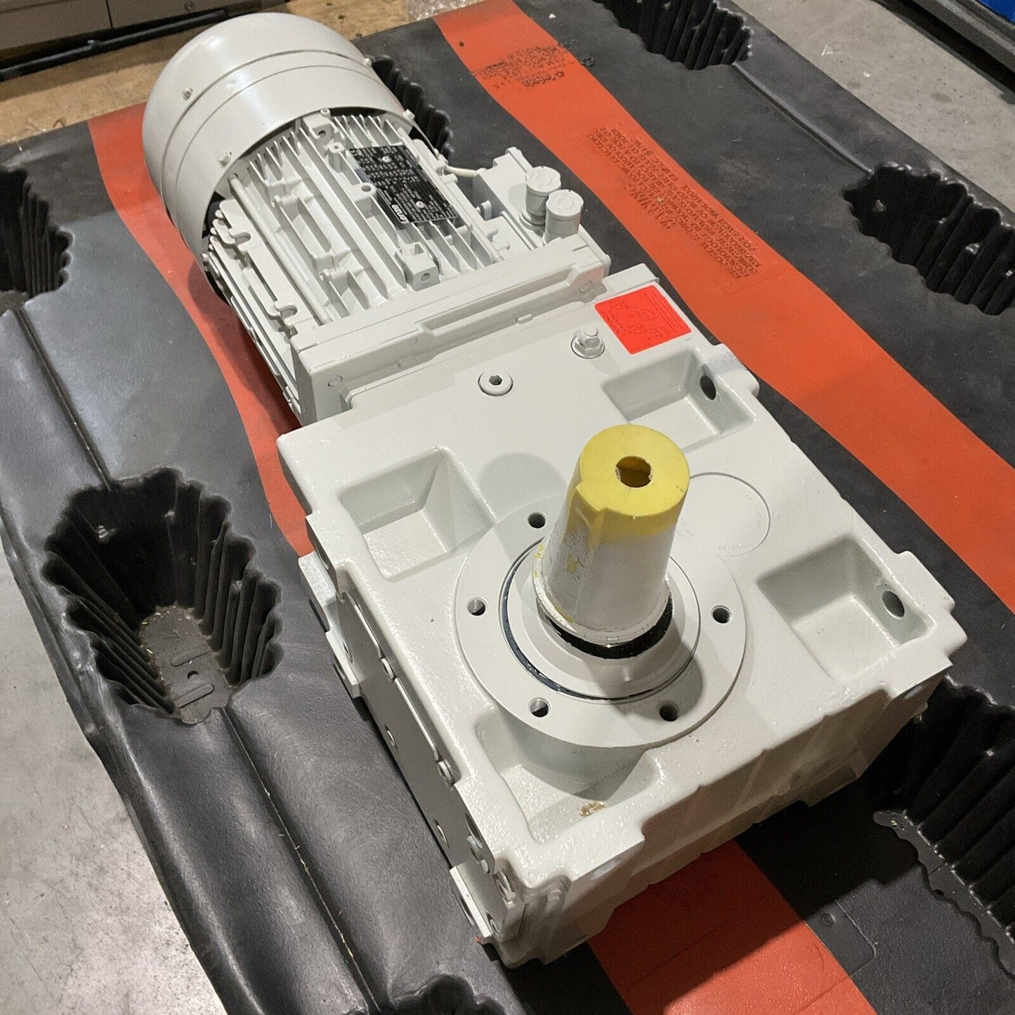 LENZE MDEMARS 112-22U GEARMOTOR U3S