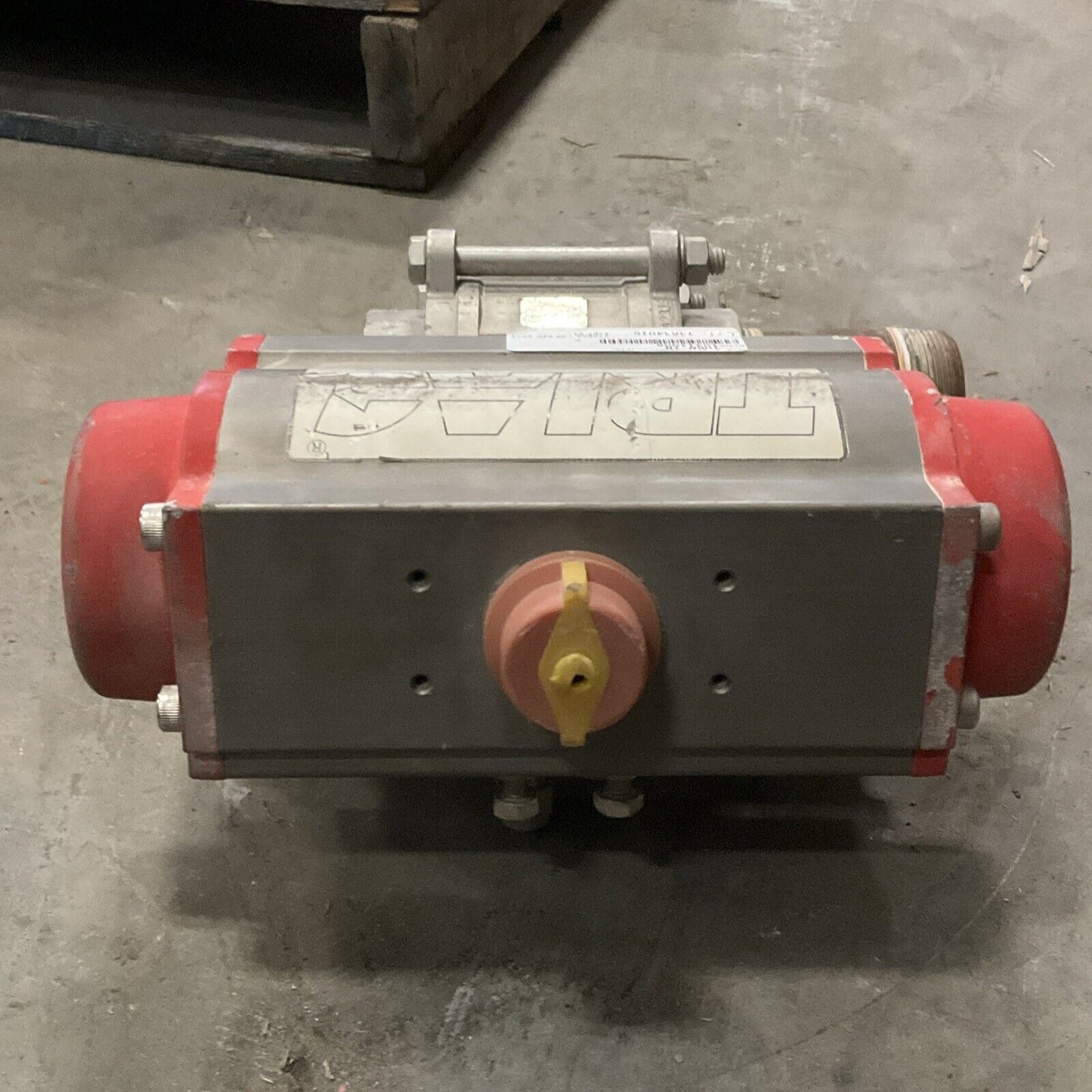 TRIAC SPRING RETURN ACTUATORS W/ 2" VALVE MODEL 88TX2002R4SXX 476