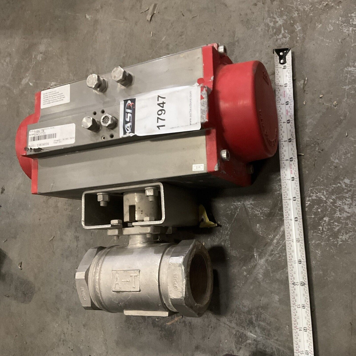 TRIAC SPRING RETURN ACTUATORS W/ 2" VALVE MODEL F23TZ2002R6SXX 476