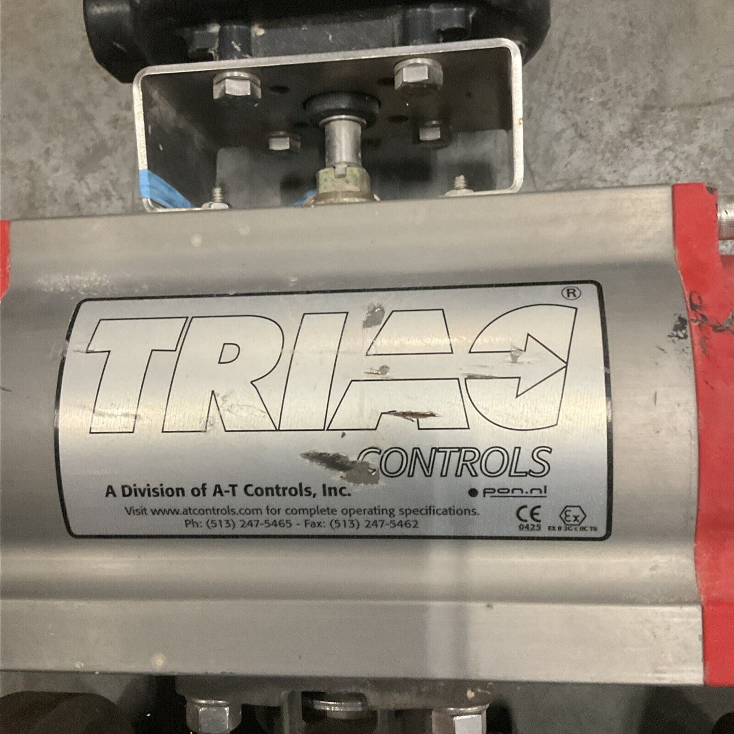 TRIAC SPRING RETURN ACTUATOR FD9C62002R5SXX W/ EX10A2SBKN LIMIT SWITCH 476