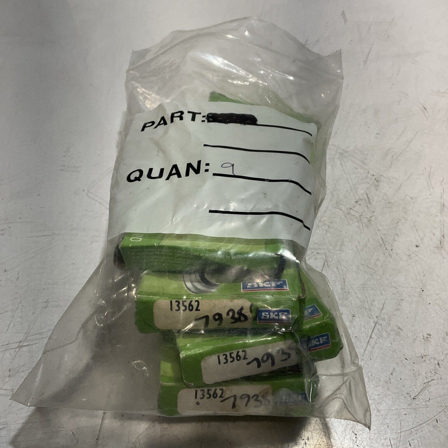 SKF 13562 RADIAL SHAFT OIL SEALS LOT OF 7 RM6