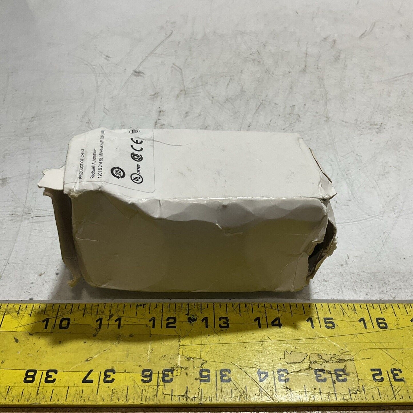 A-B ALLEN-BRADLEY 800H-QR10G GREEN ILLUMINATED PUSHBUTTON RM6