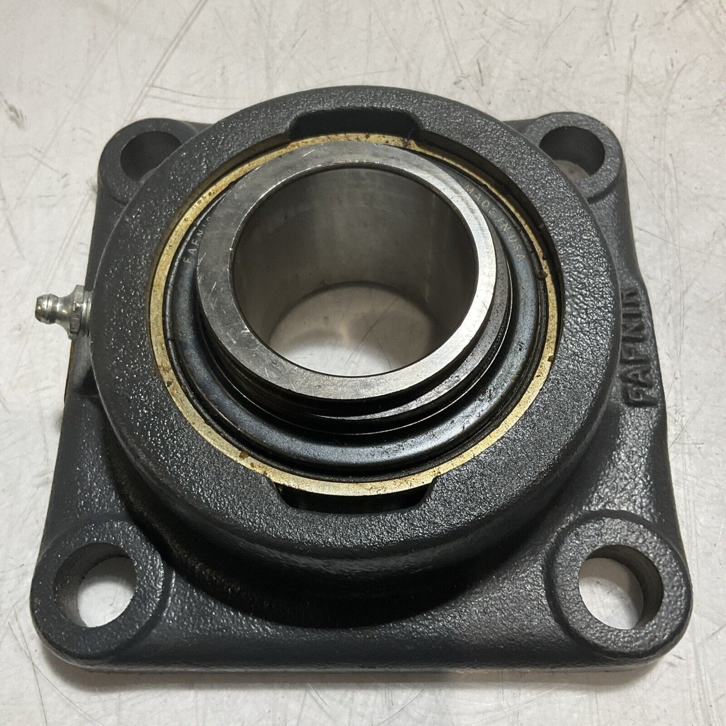 FAFNIR T40235 FLAGE-MOUT BALL BEARINGS RM6