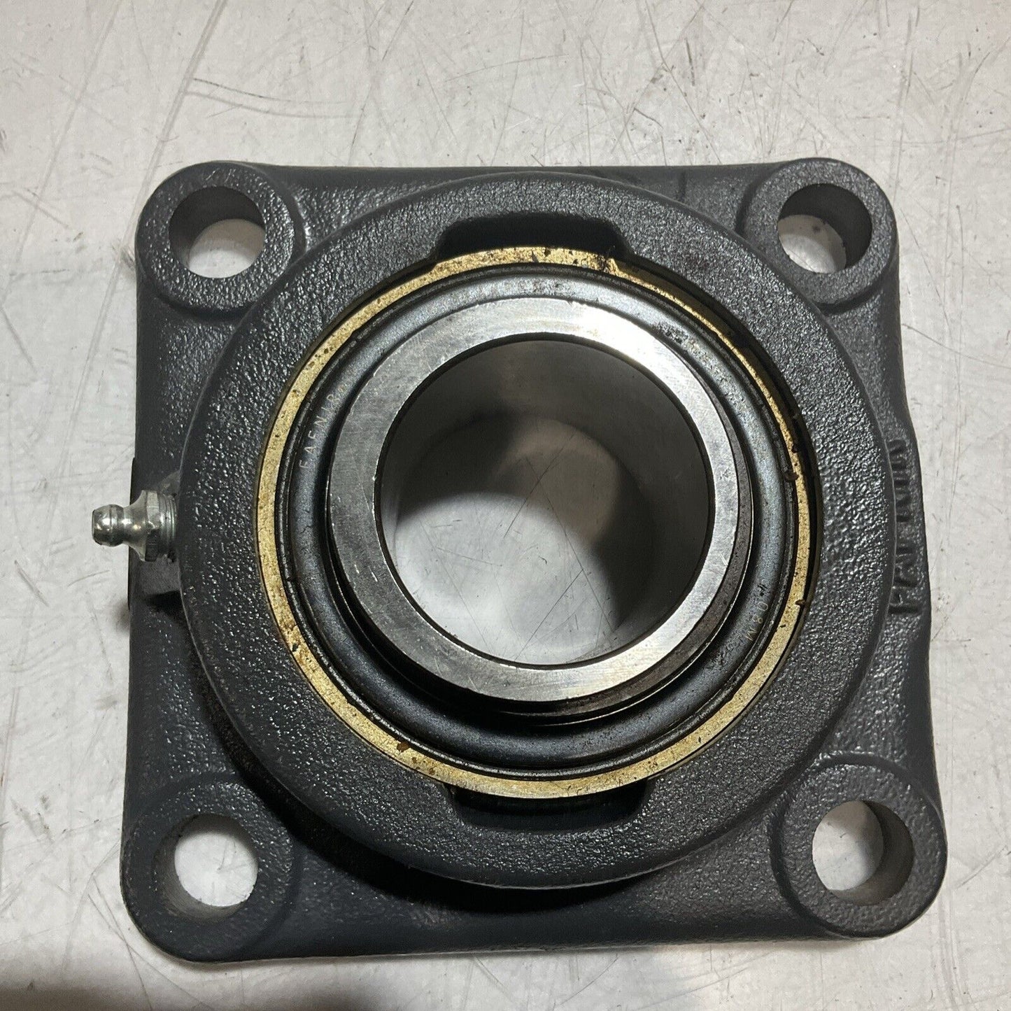 FAFNIR T40235 FLAGE-MOUT BALL BEARINGS RM6