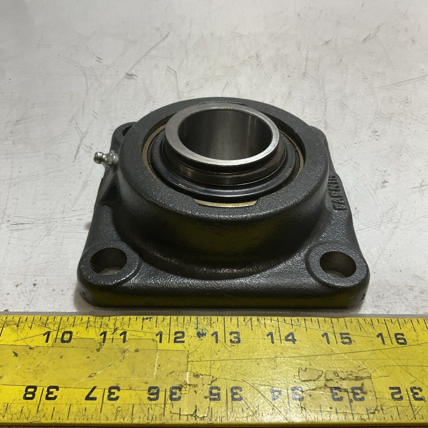 FAFNIR T40235 FLAGE-MOUT BALL BEARINGS RM6