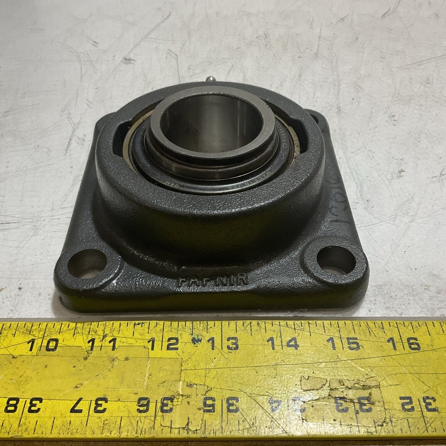 FAFNIR T40235 FLAGE-MOUT BALL BEARINGS RM6