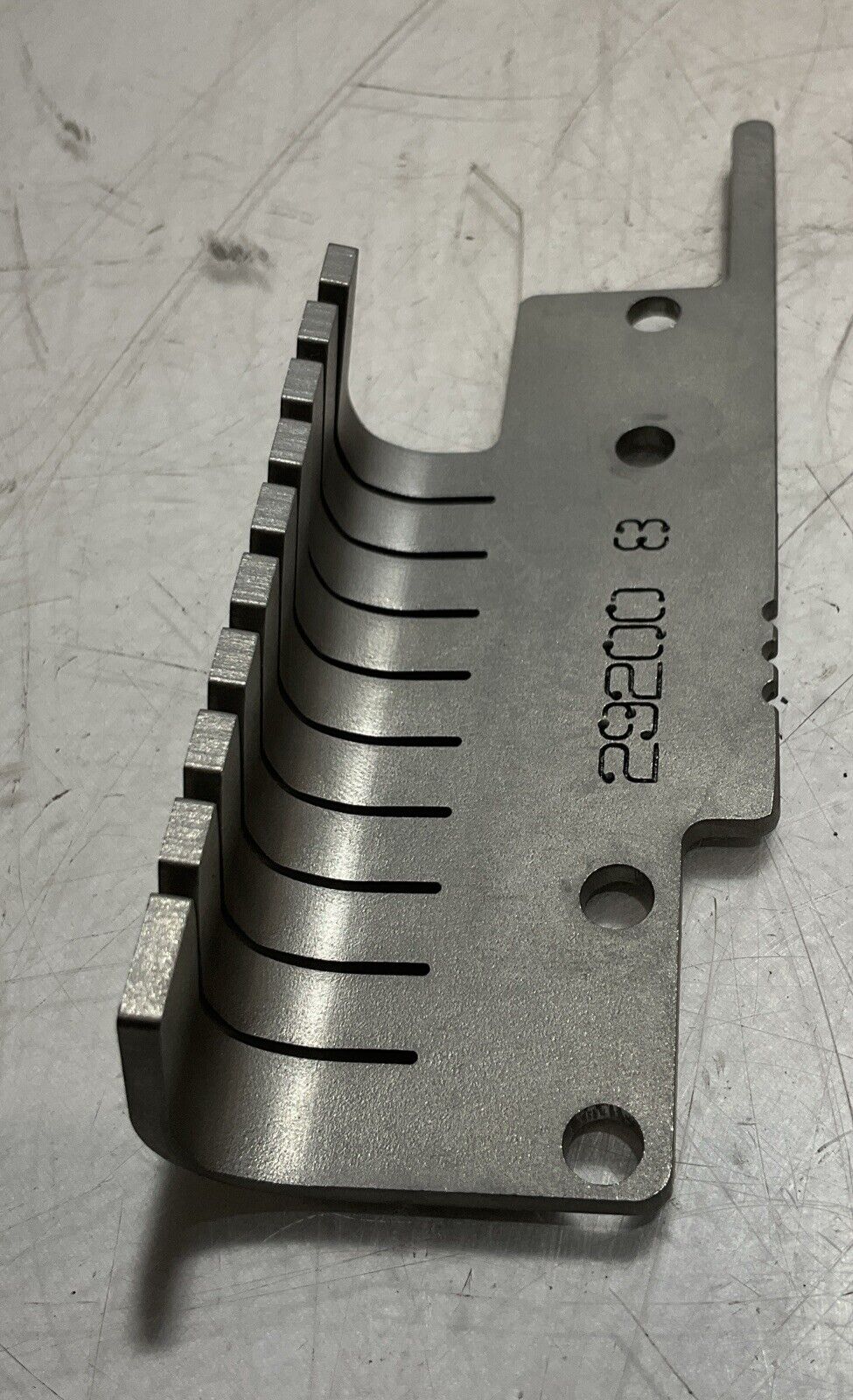 GRASSELLI 29200-8 LEFT BLADE GUIDE HANGER LOT OF 4 RM6