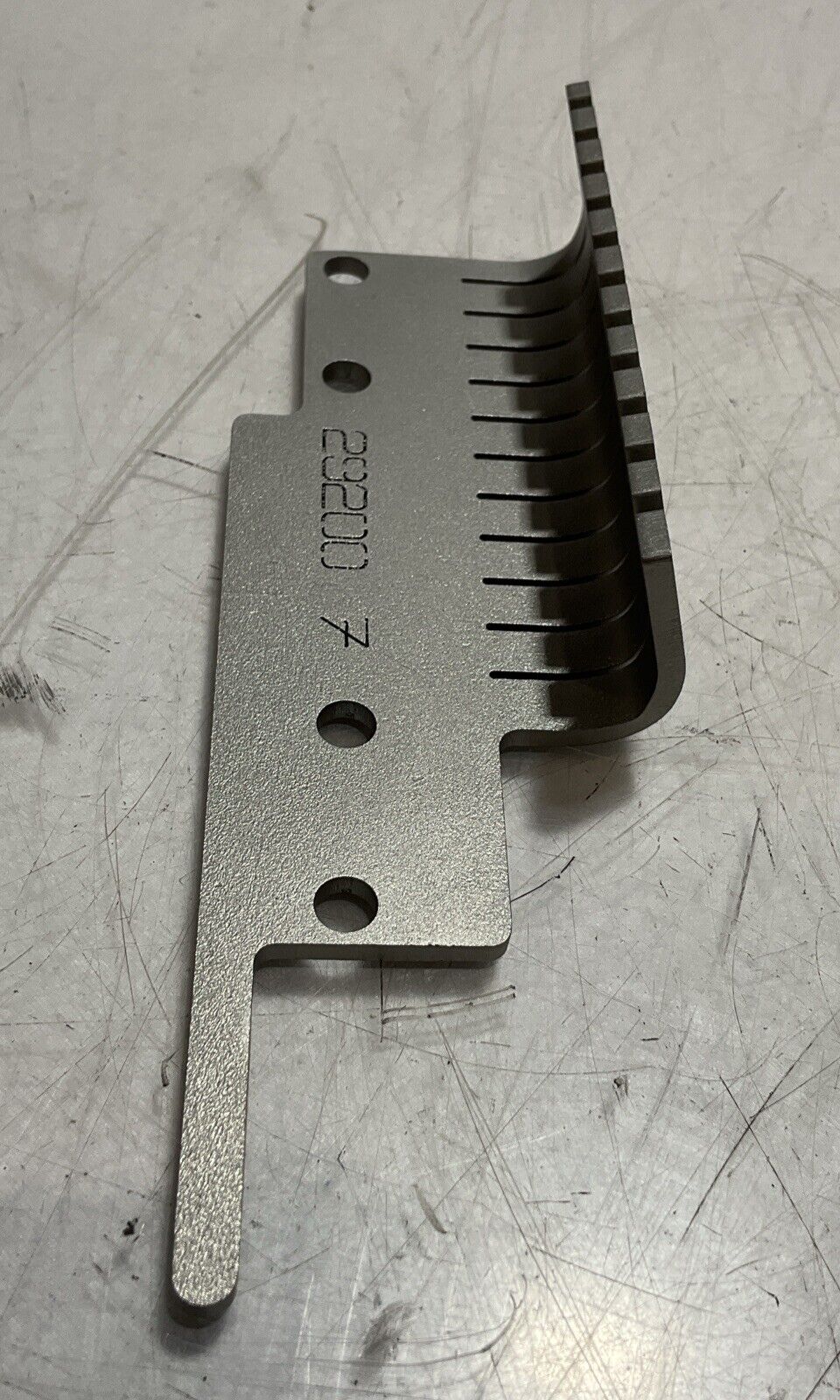 GRASSELLI 29200-7 LEFT BLADE GUIDE HANGER LOT OF 4 RM6