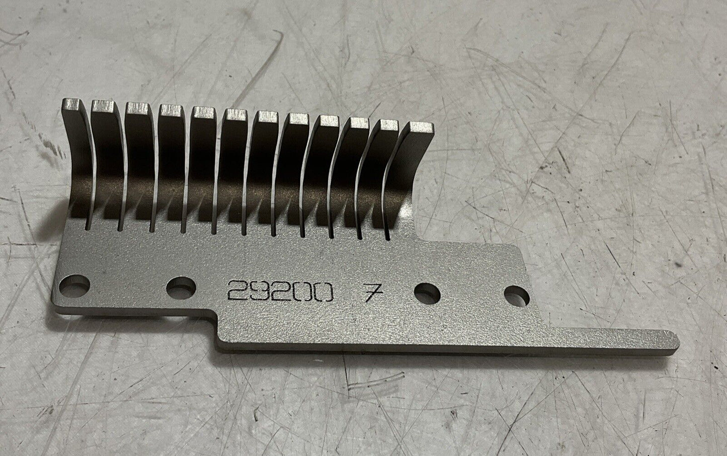 GRASSELLI 29200-7 LEFT BLADE GUIDE HANGER LOT OF 4 RM6
