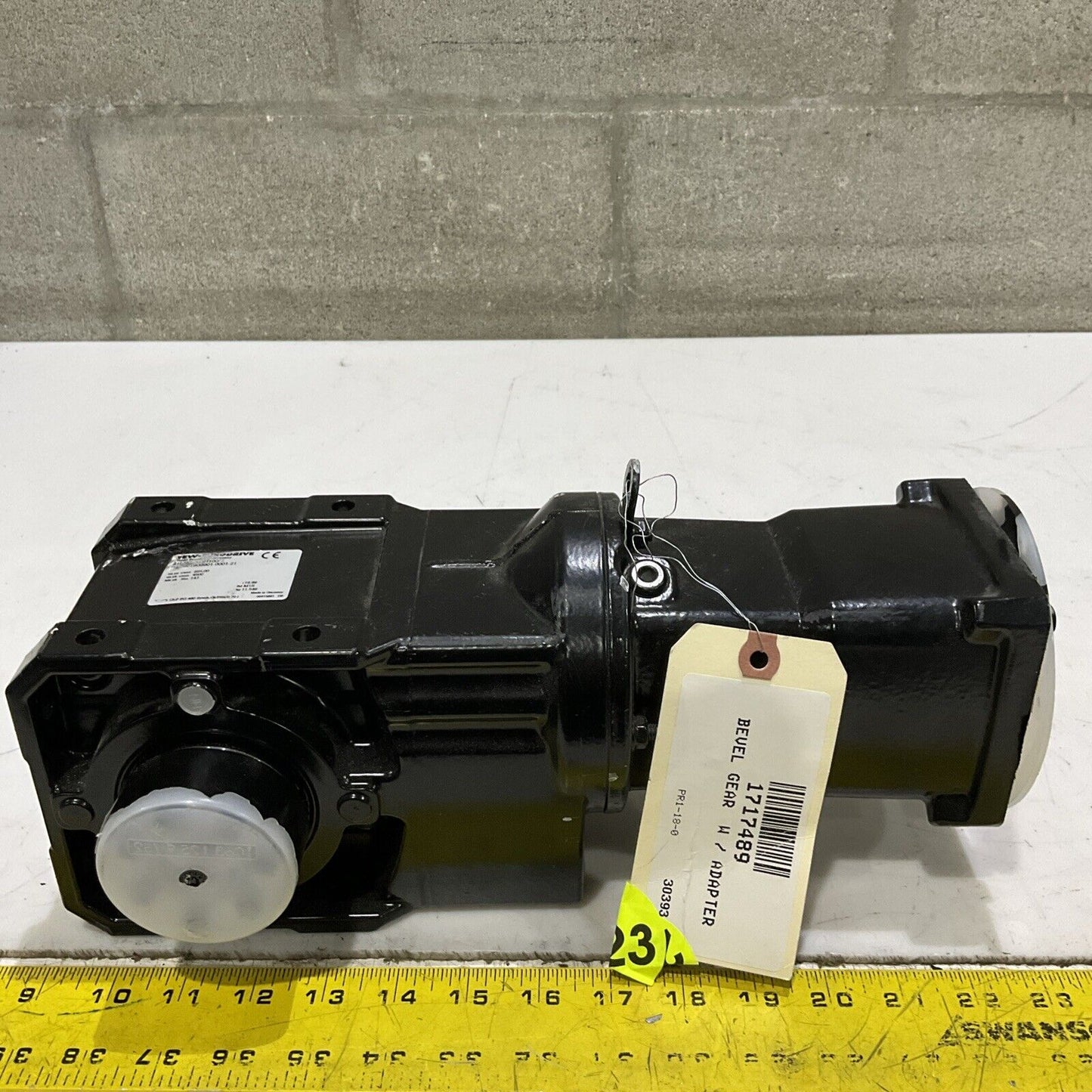 SEW-EURODRIVE KH29B AQH100/3 BEVEL GEARBOX MOTOR W/ ADAPTER C2H