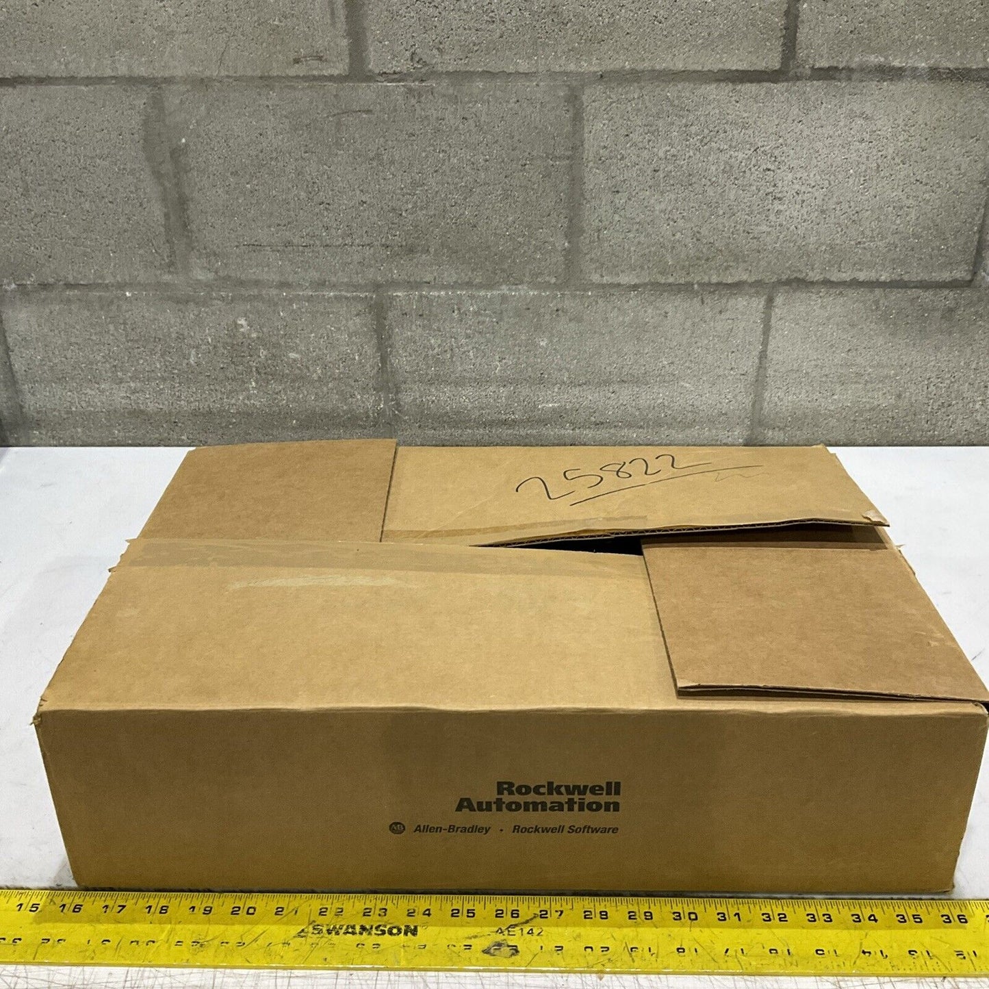 AB ALLEN BRADLEY 2198-P031 219216 KINETIX 5700 DC BUS BULLETIN 2198 31.6A C2H