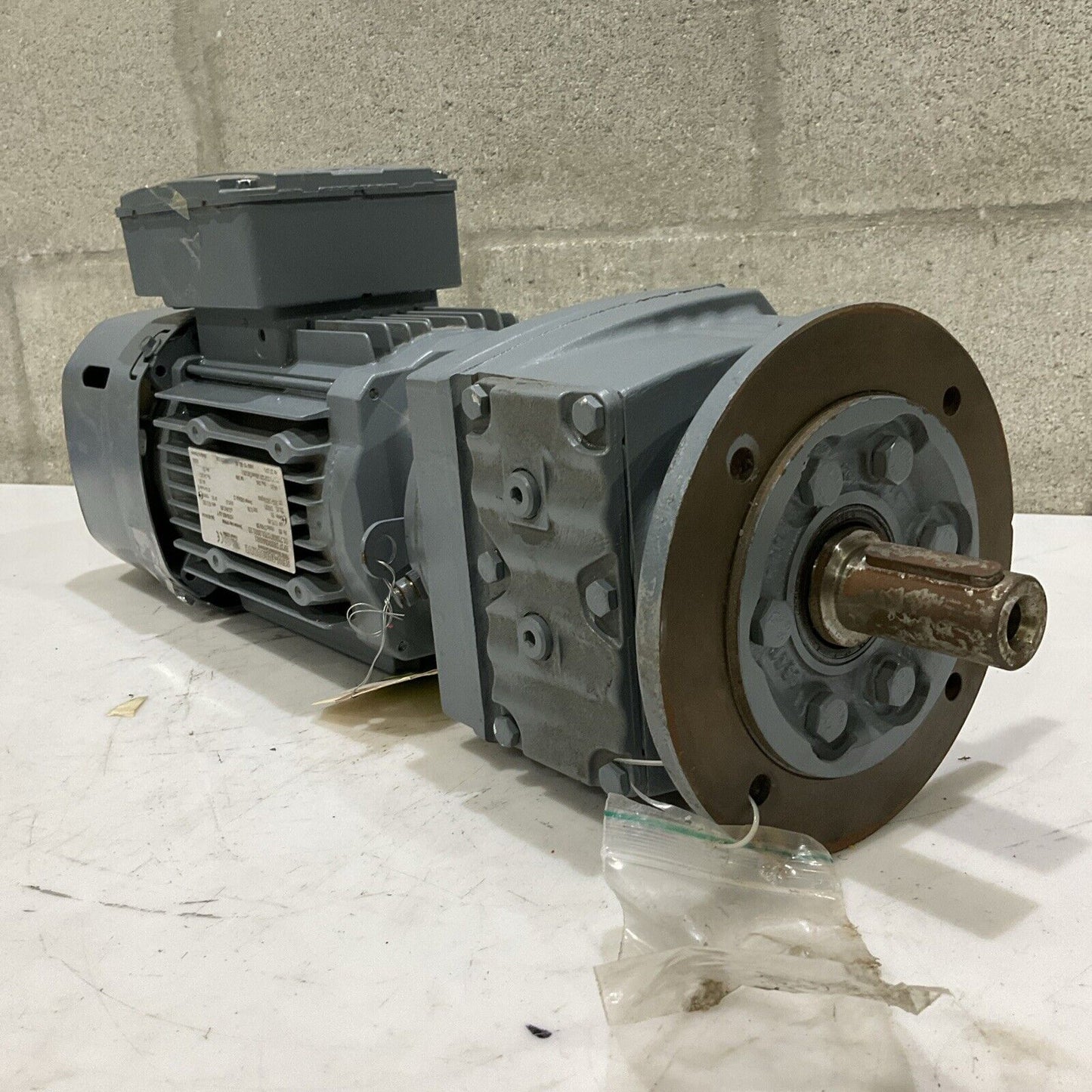 SEW-EURODRIVE RF37 DRE80M4BE1 01.7190971701.0001.15 INVERTER MOTOR 1740 C2H