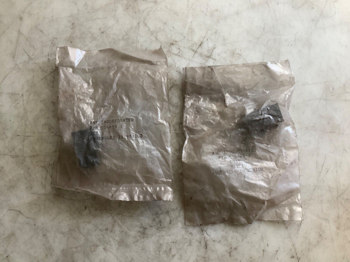 TE CONNECTIVITY AMP CONNECTORS 556625-1 MODULAR JACK 444 - QTY 2