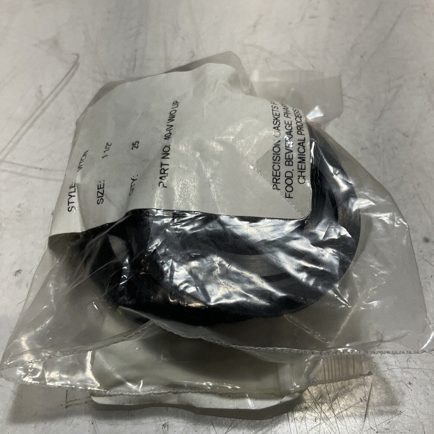 NEWMAN VITON 40-IV W/0 LIP GASKET SEAL 1-1/2IN LOT OF 125 C2H