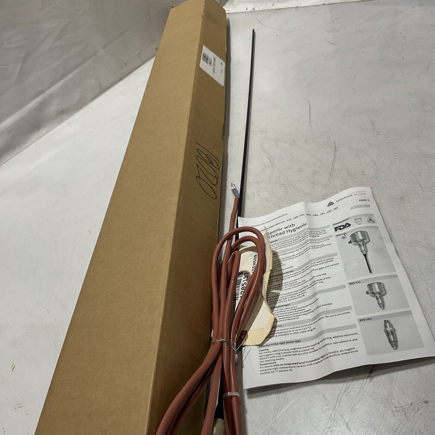 NEGELE NVS-186/850 110001559315 SWITCHED LEVEL SENSOR C2H