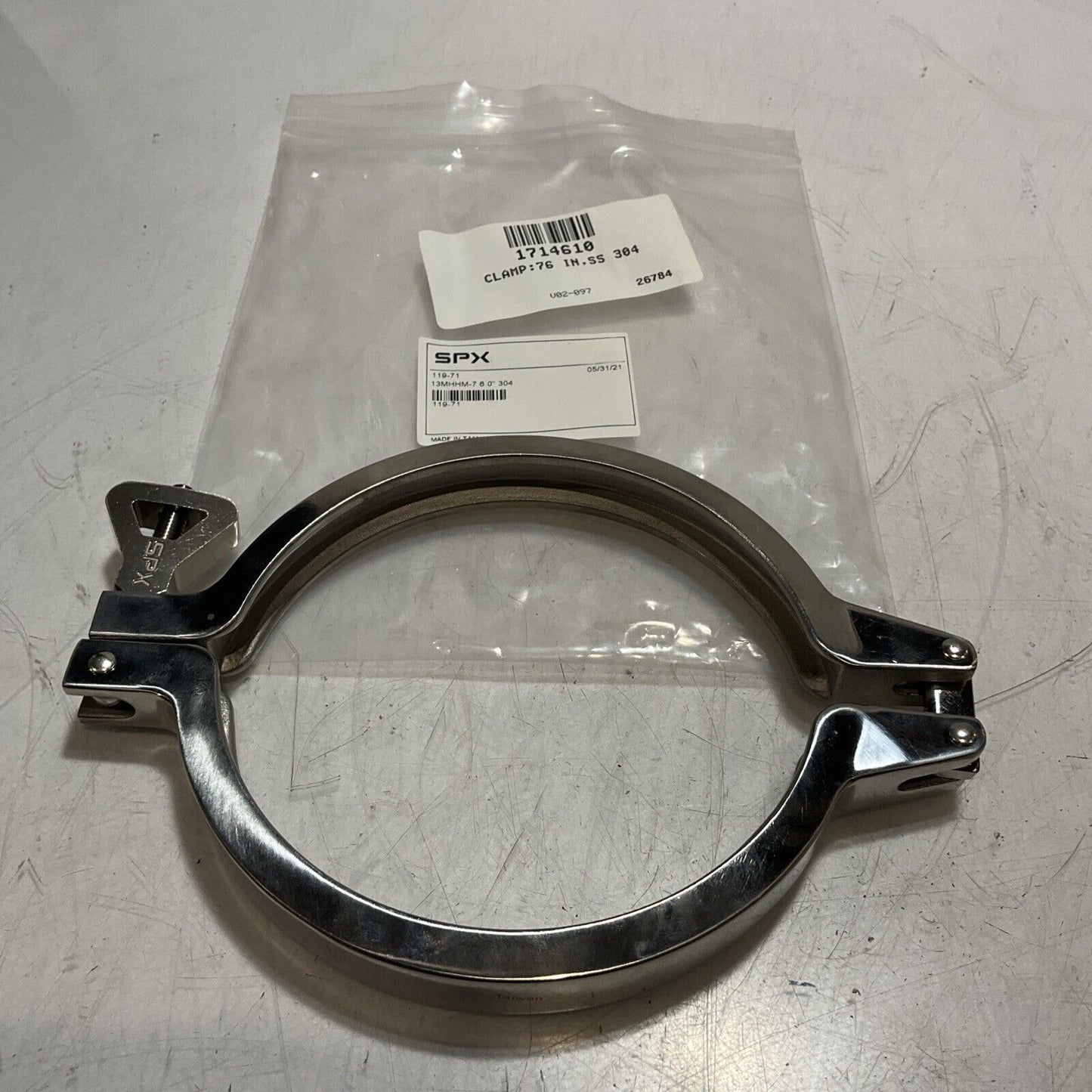 SPX 26786 CLAMP 119-71 13MHHM-7 6.0" 304SS LOT OF 2 C2H