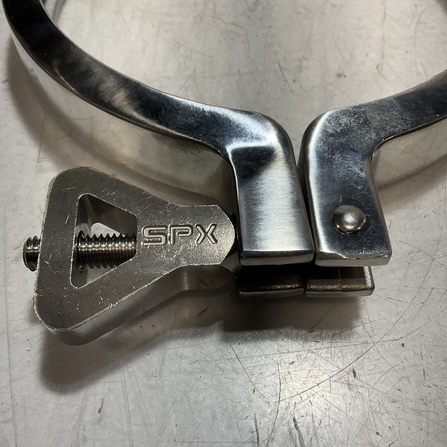 SPX 26786 CLAMP 119-71 13MHHM-7 6.0" 304SS LOT OF 2 C2H