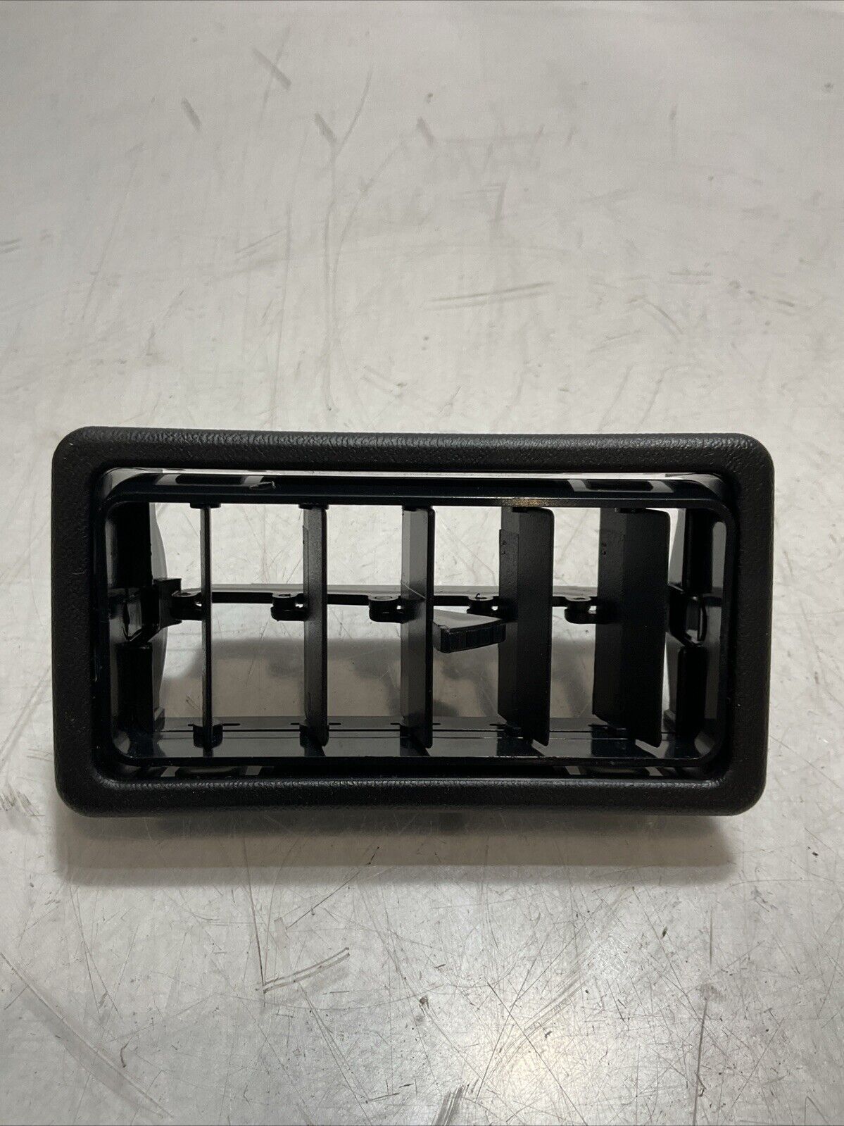 KUBOTA 3F760-56050 ASSY GRILLE LOT OF 2 K6U