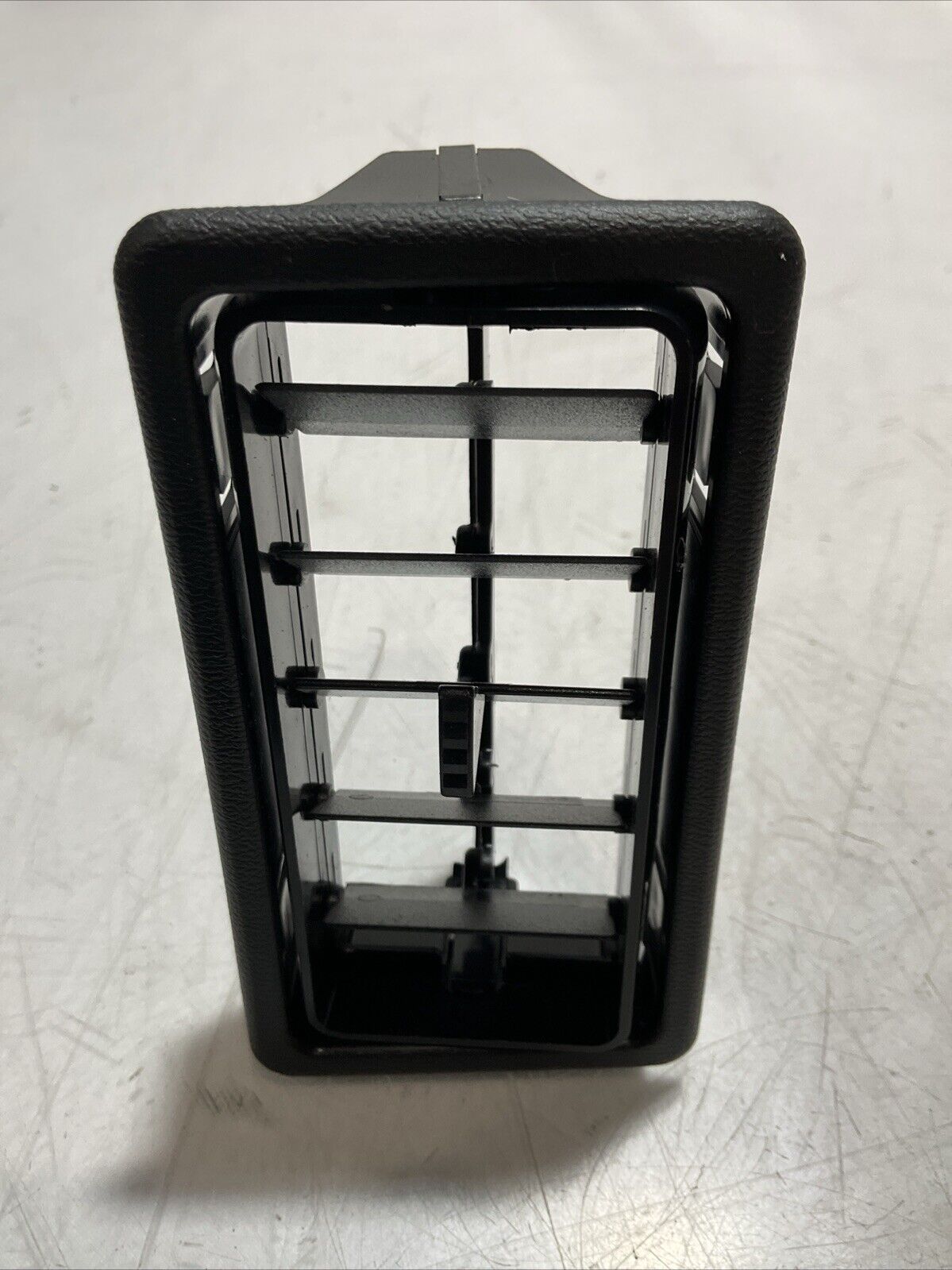 KUBOTA 3F760-56050 ASSY GRILLE LOT OF 2 K6U
