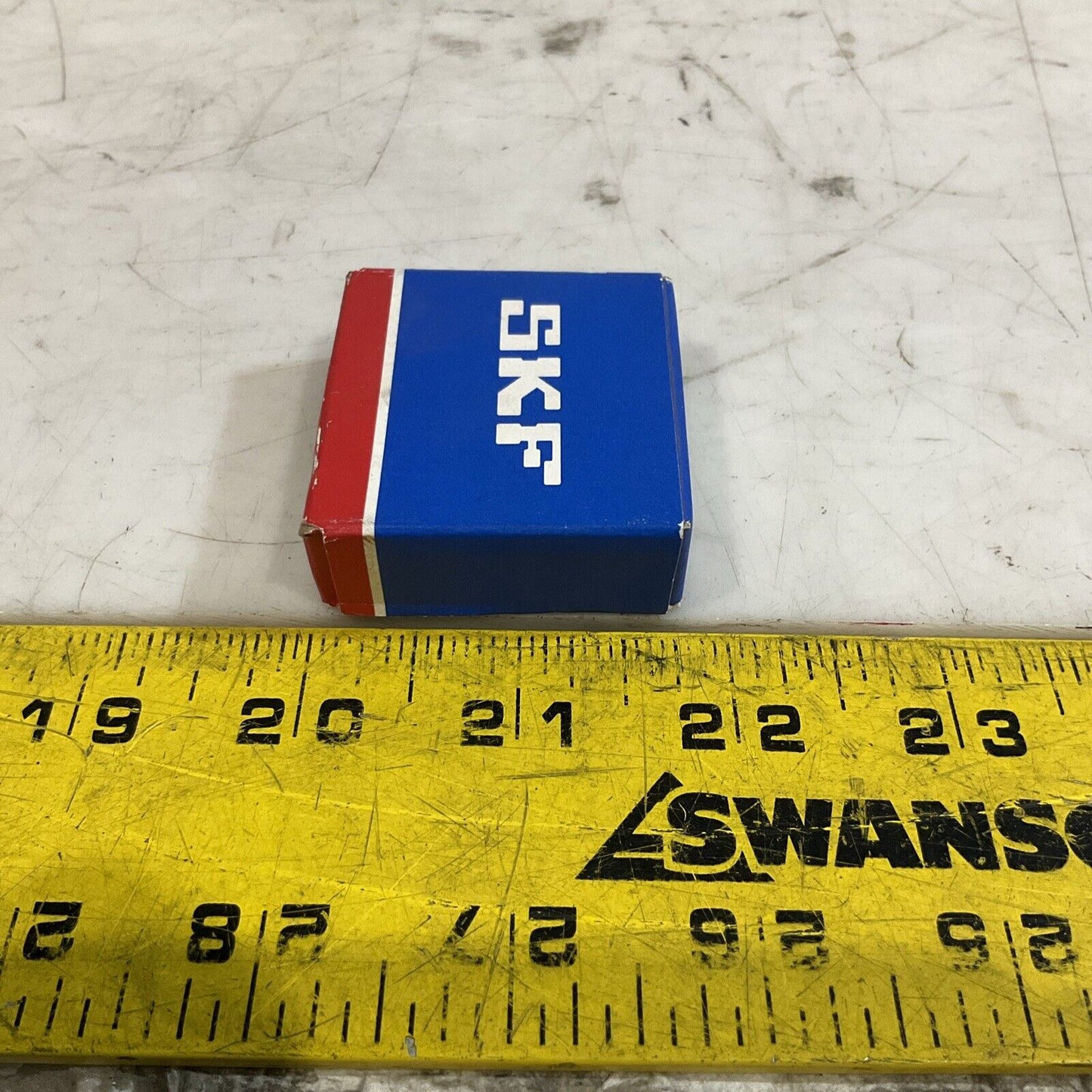 SKF 62032ZJEM DEEP GROOVE BALL BEARINGS LOT OF 5 U3S