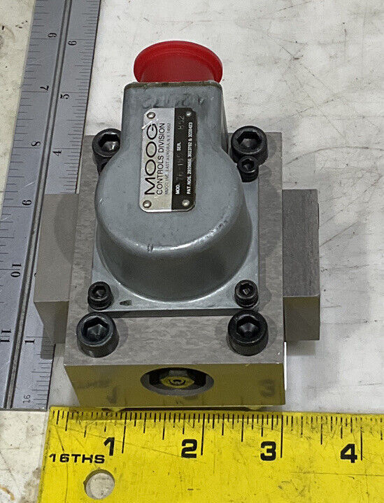 MOOG 76-185 M2021851 FLOW CONTROL HYDRAULIC SERVO VALVE 373