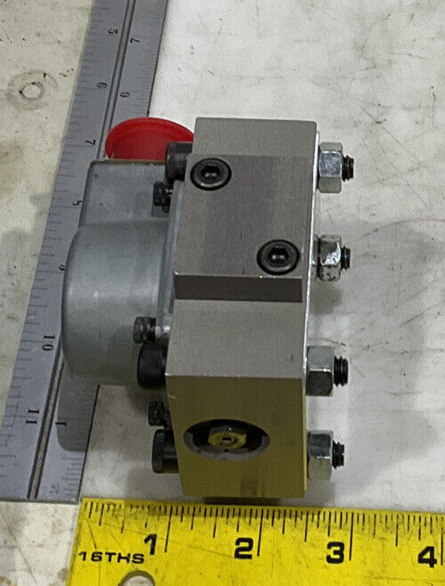 MOOG 76-185 M2021851 FLOW CONTROL HYDRAULIC SERVO VALVE 373