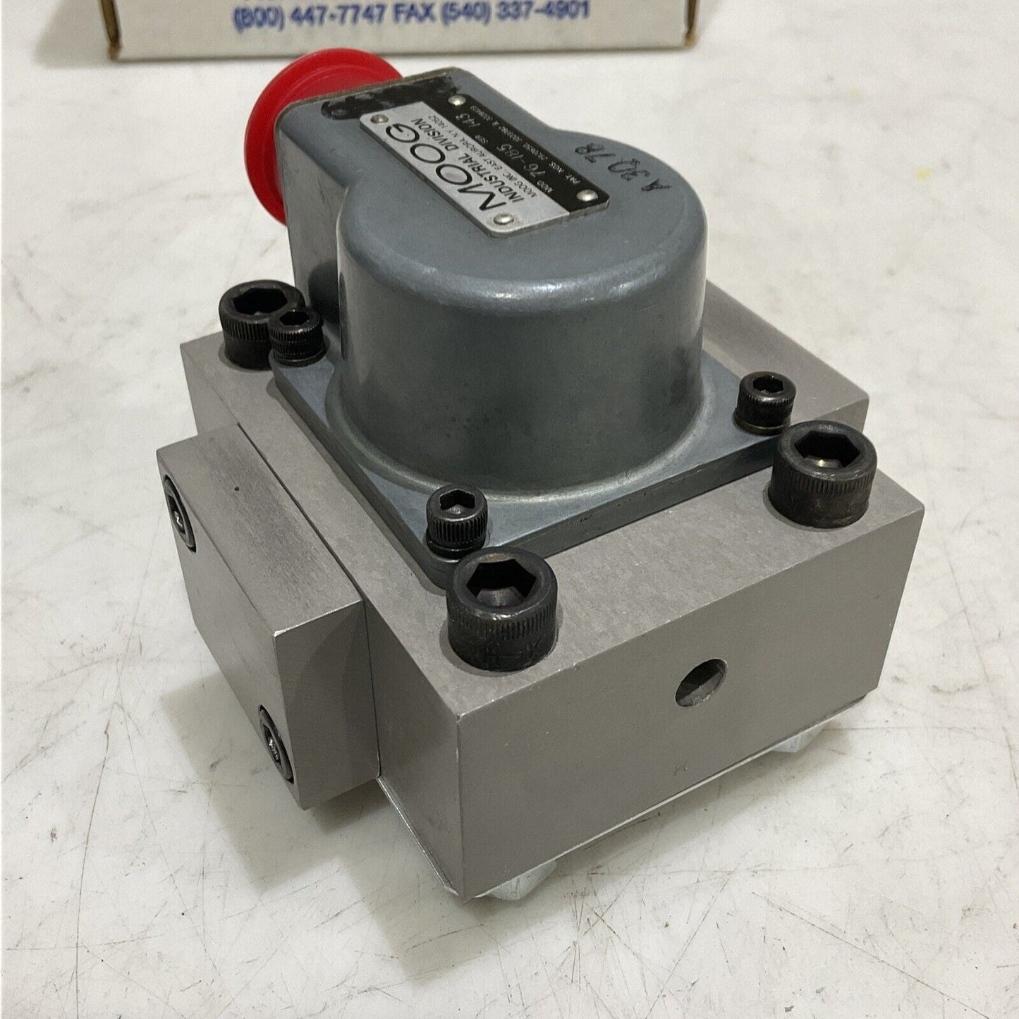 MOOG 76-185 M2021851 FLOW CONTROL HYDRAULIC SERVO VALVE 373