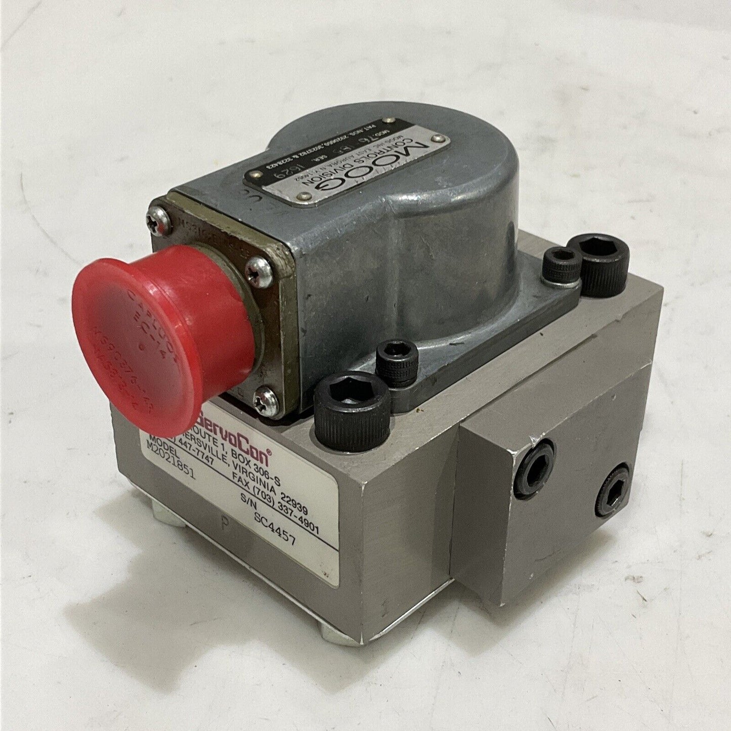 MOOG 76-185 M2021851 FLOW CONTROL HYDRAULIC SERVO VALVE 373