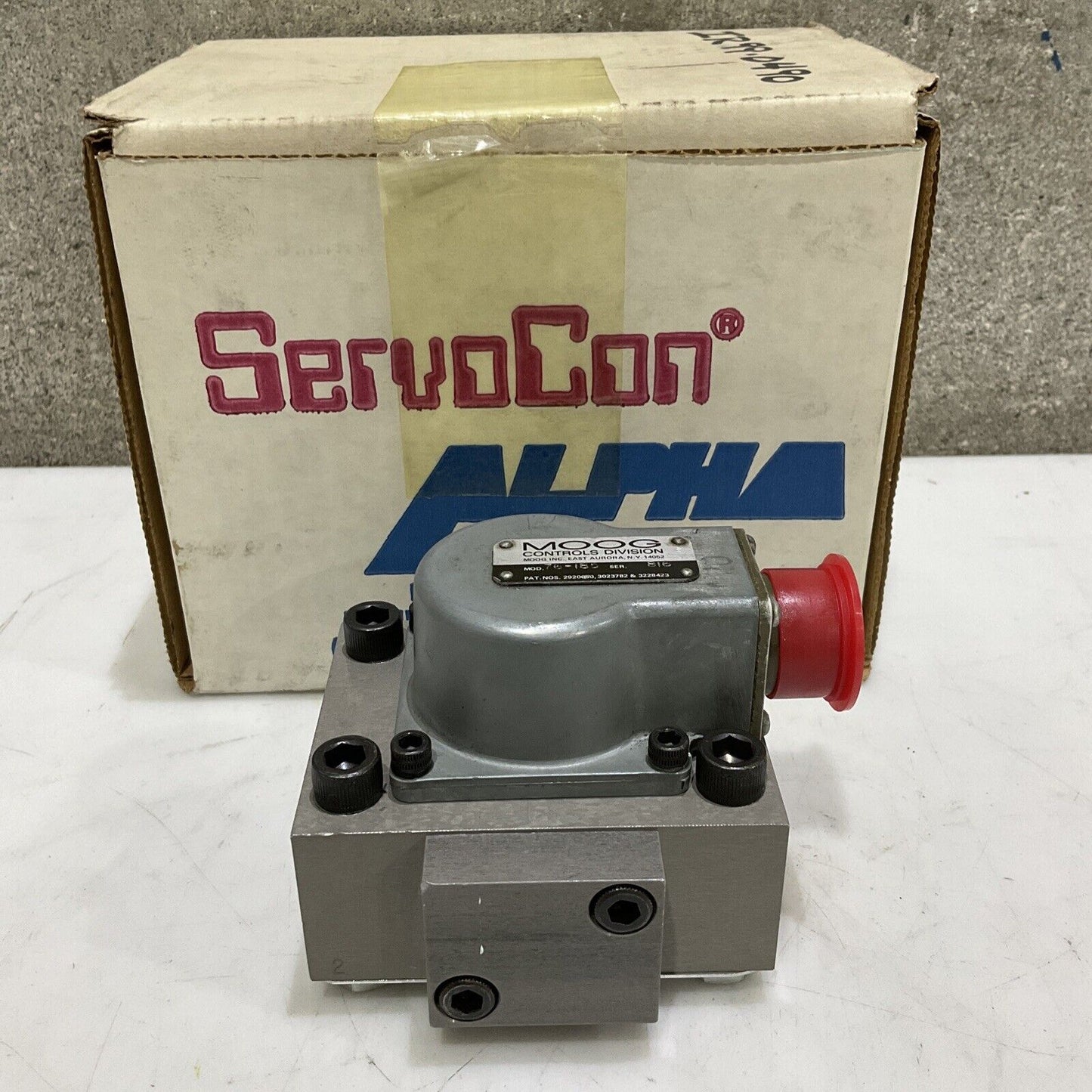 MOOG 76-185 M2021851 FLOW CONTROL HYDRAULIC SERVO VALVE 373