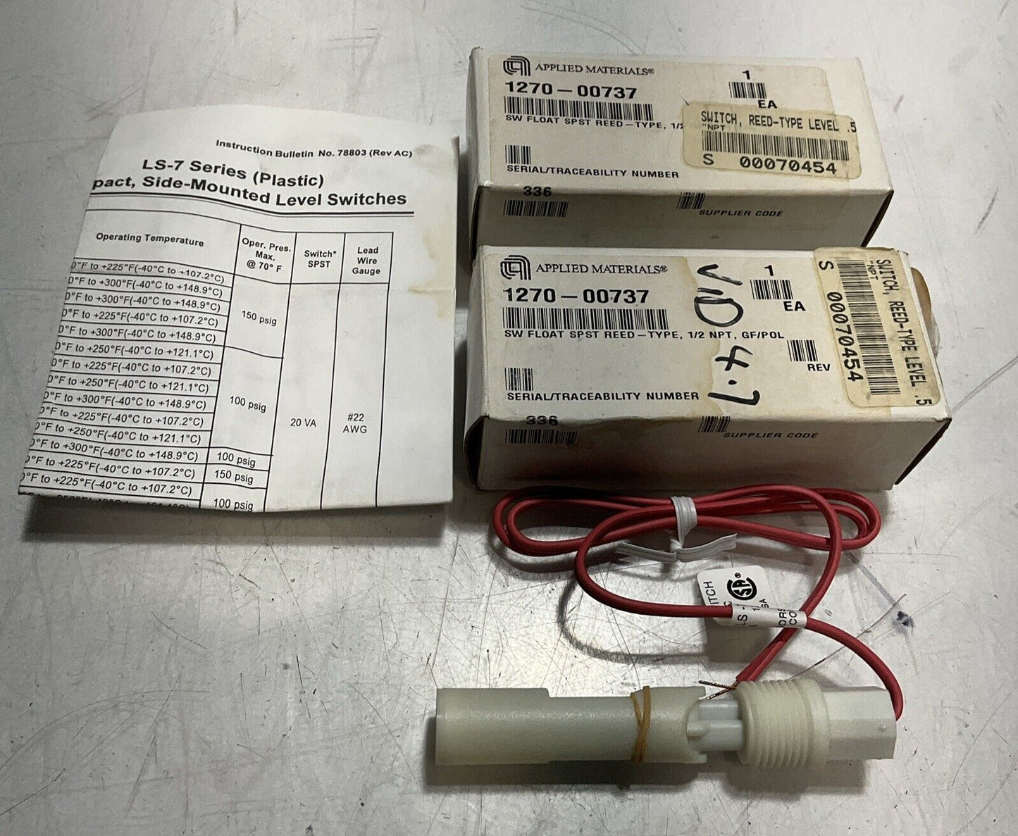 APPLIED MATERIALS 1270-00737 SW FLOAT SPST REED TYPE 1/2NPT GF/POL LOT OF 2 U3S