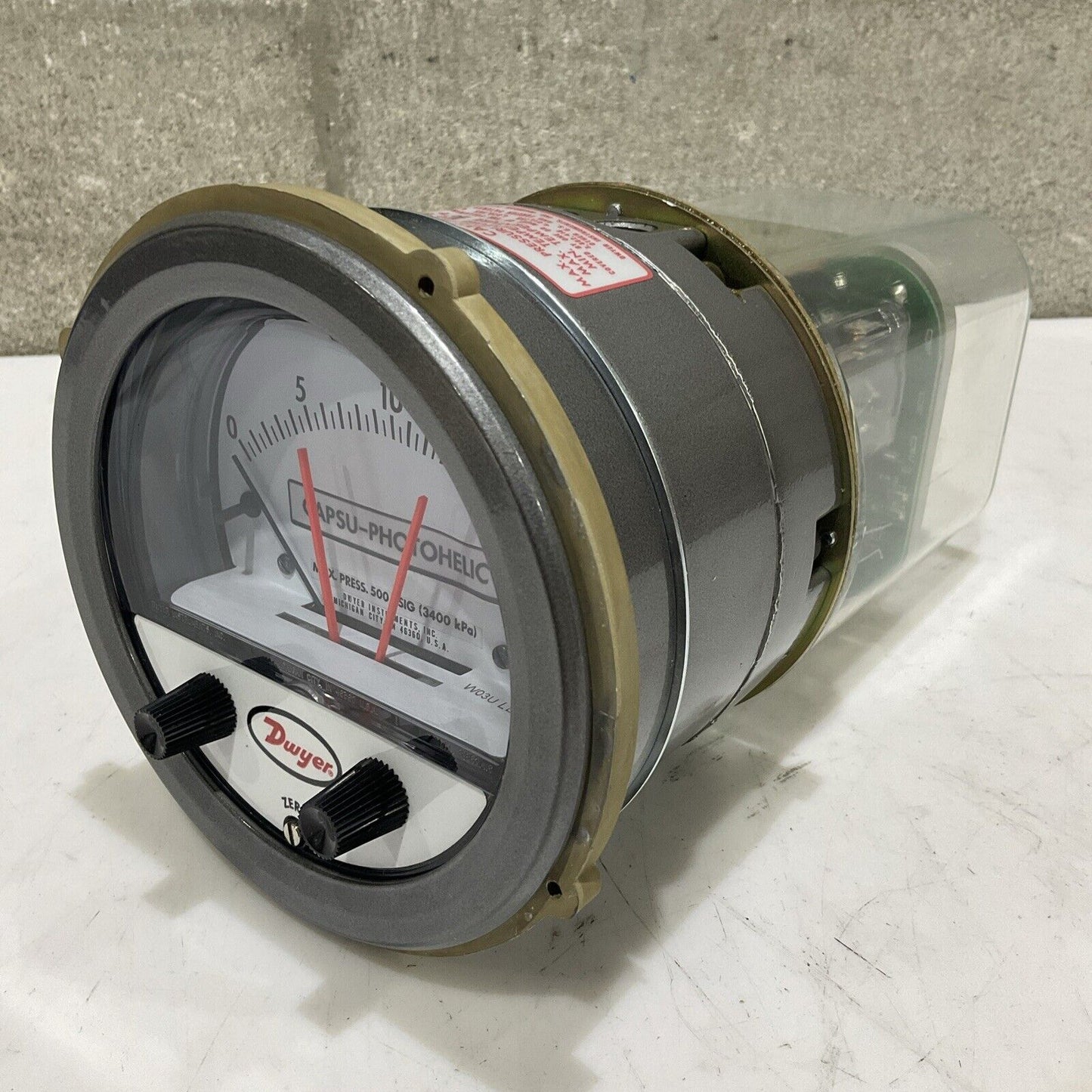 DWYER 43220 W03U CAPSU-PHOTOHELIC PRESSURE SWITCH/GAUGE 500 PSIG SERIES 43000 5W
