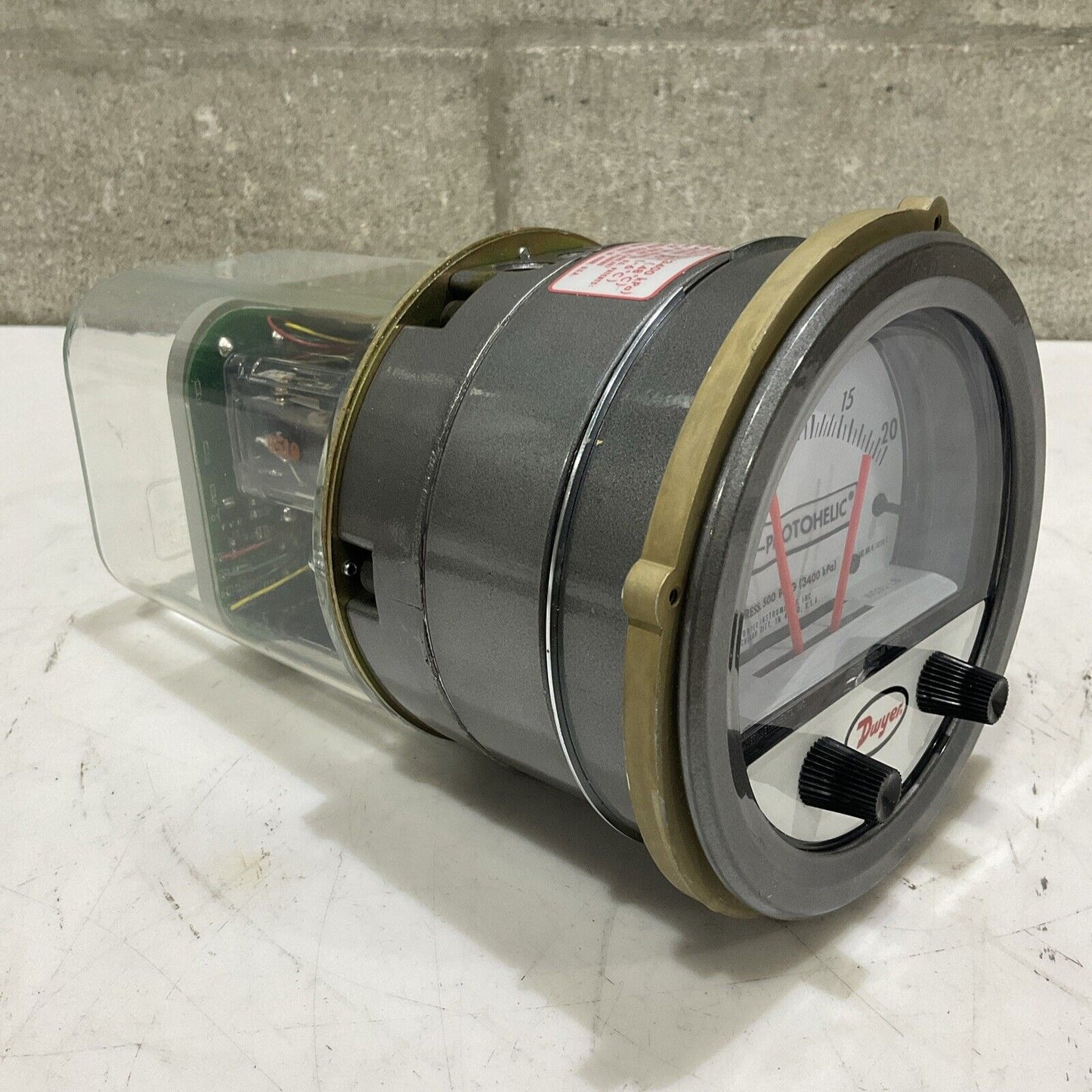 DWYER 43220 W03U CAPSU-PHOTOHELIC PRESSURE SWITCH/GAUGE 500 PSIG SERIES 43000 5W