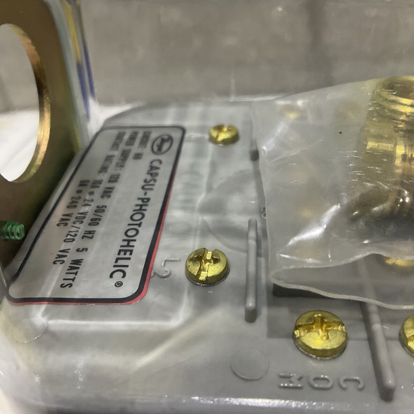 DWYER 43220 W03U CAPSU-PHOTOHELIC PRESSURE SWITCH/GAUGE 500 PSIG SERIES 43000 5W