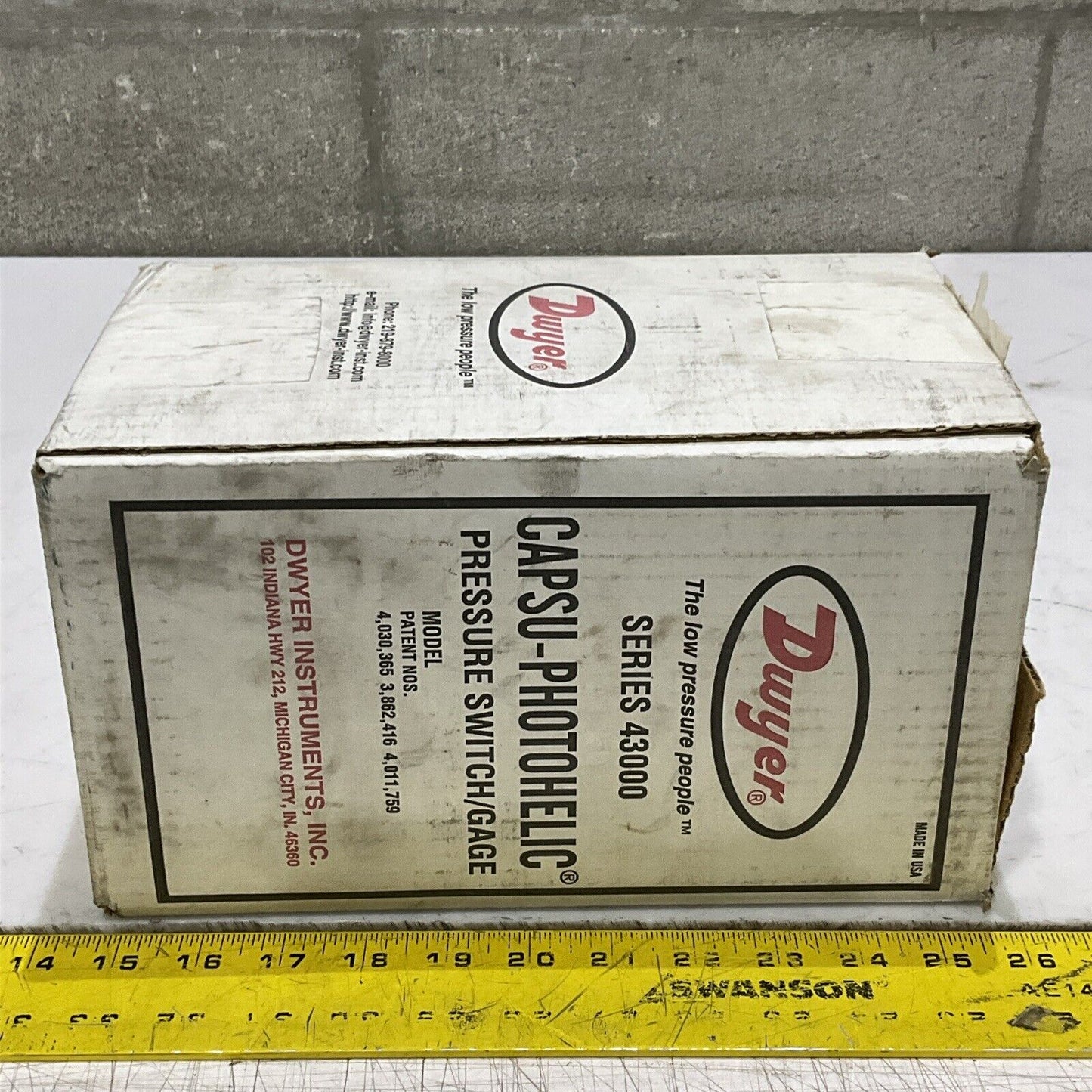 DWYER 43220 W03U CAPSU-PHOTOHELIC PRESSURE SWITCH/GAUGE 500 PSIG SERIES 43000 5W