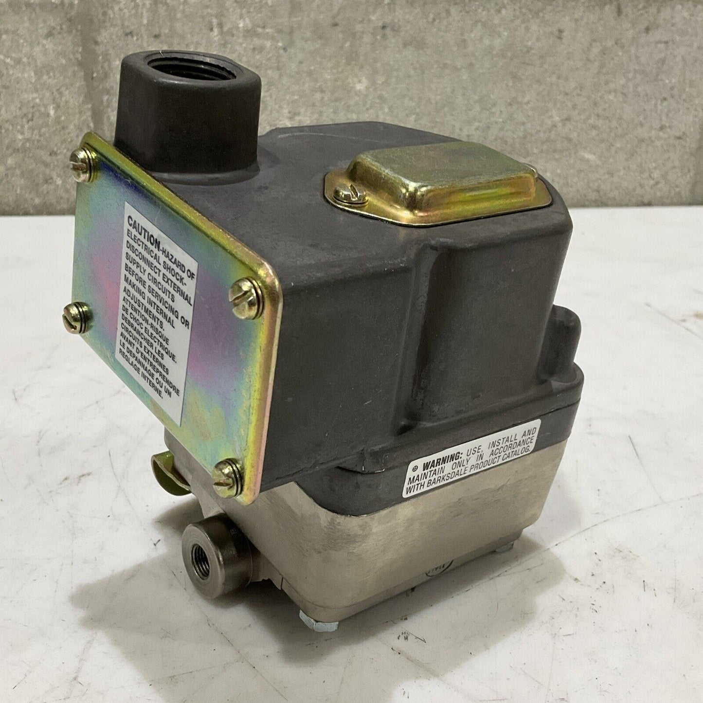 BARKSDALE DPD2T-H18SS PRESSURE VACUUM SWITCH 60 PSI 4.14 BAR