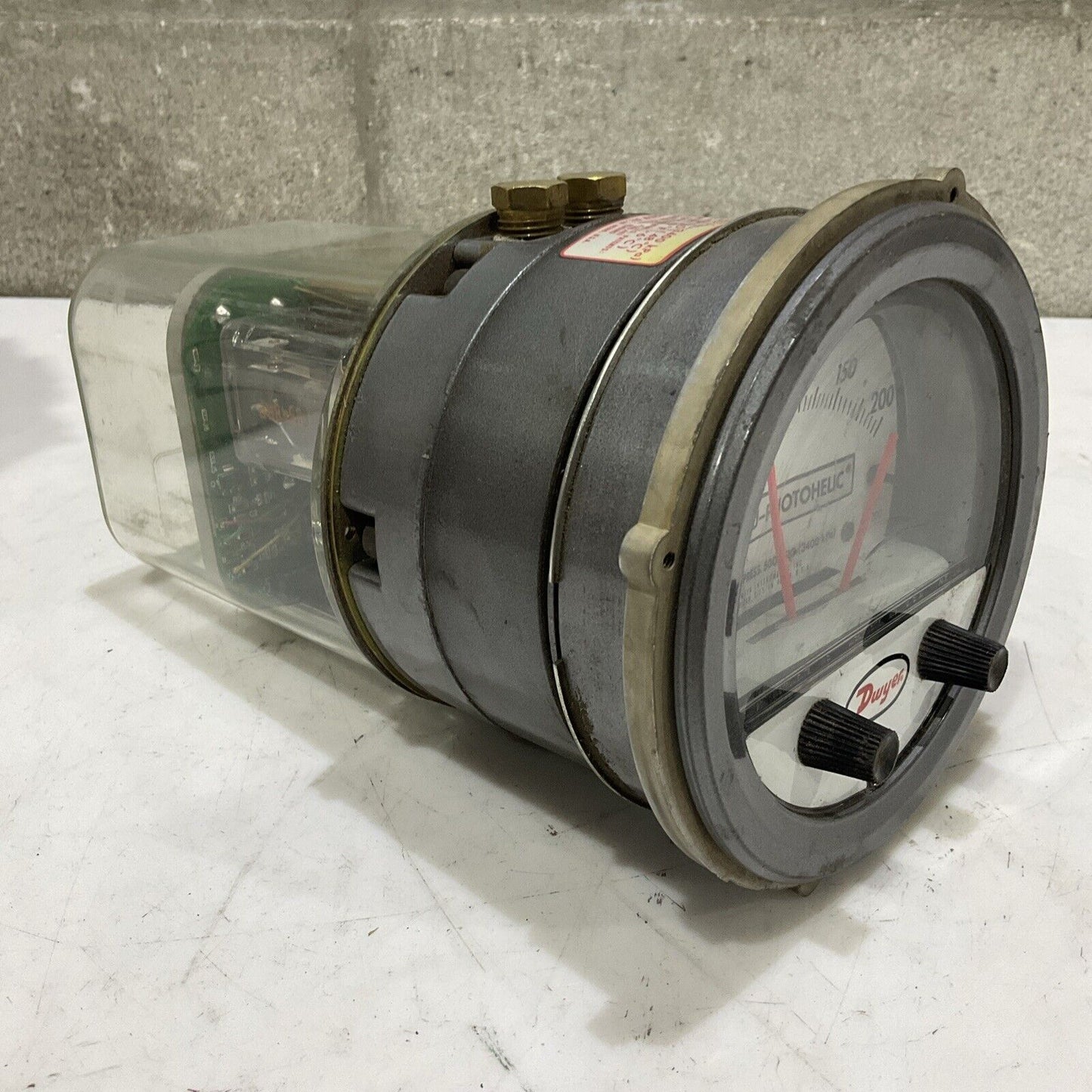 DWYER 43220 W07R CAPSU-PHOTOHELIC PRESSURE SWITCH GAUGE SERIES 4300 500 PSIG