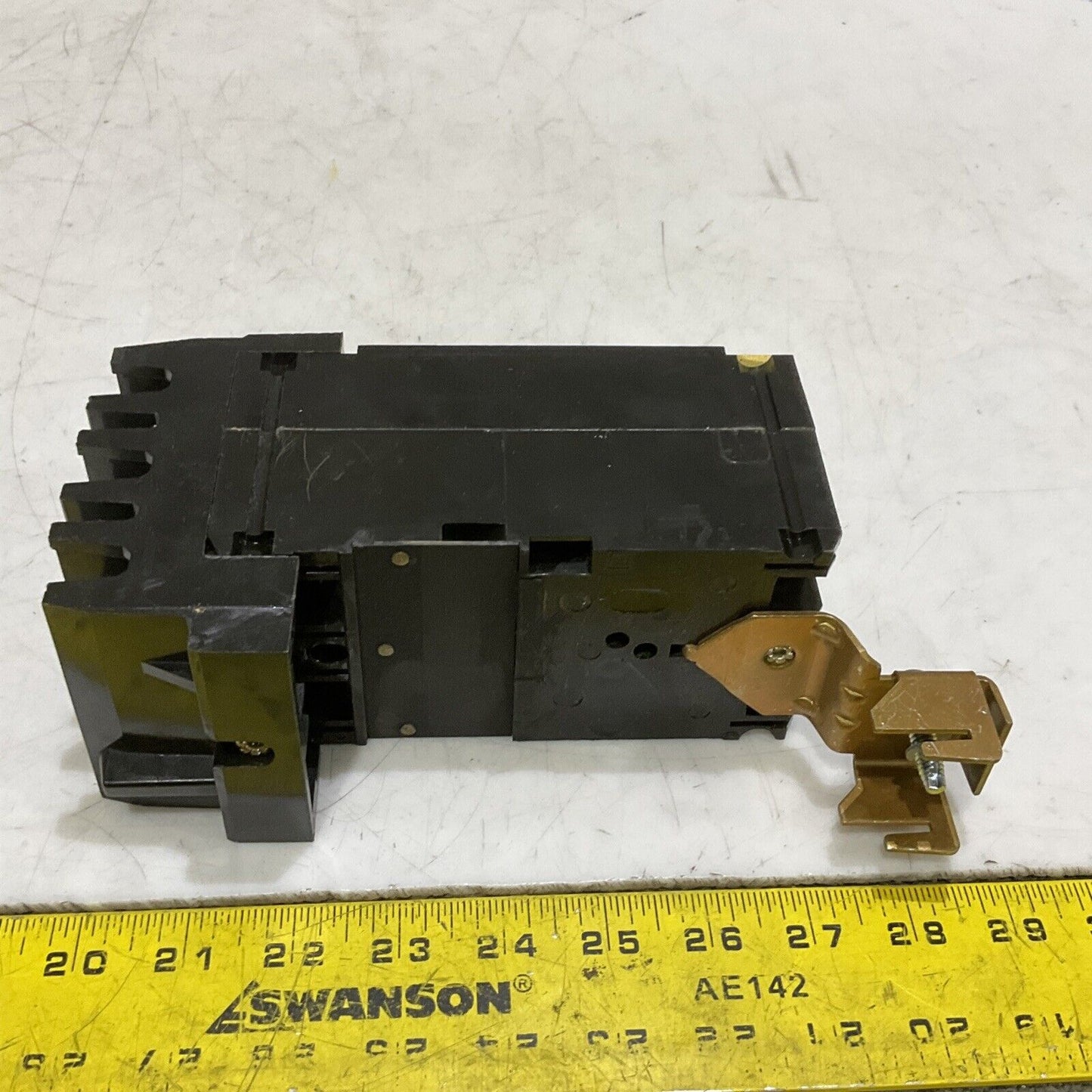 SQUARE D FH26030-AB 25473 CIRCUIT BREAKER 600/250V 2P 30A I-LINE I-75,000 373