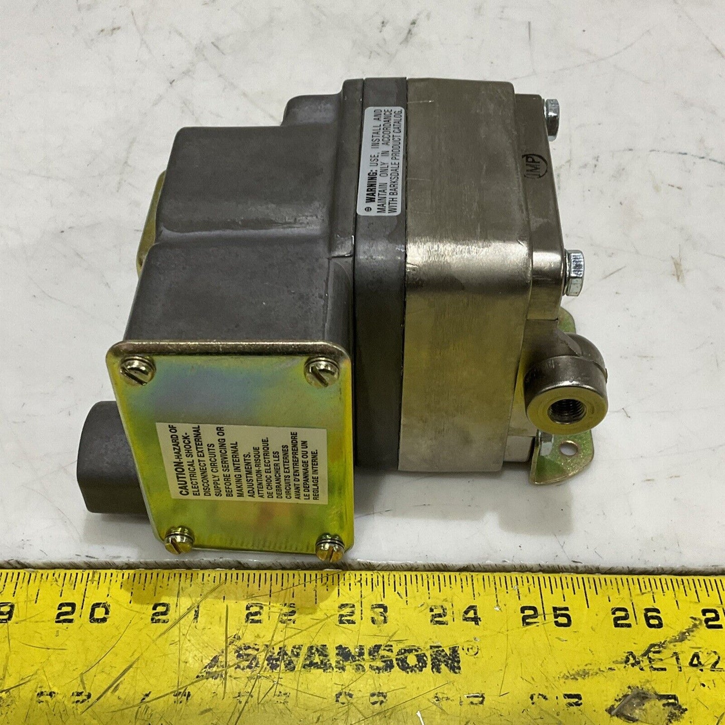 BARKSDALE DPD2T-H18SS PRESSURE VACUUM SWITCH 60 PSI 4.14 BAR